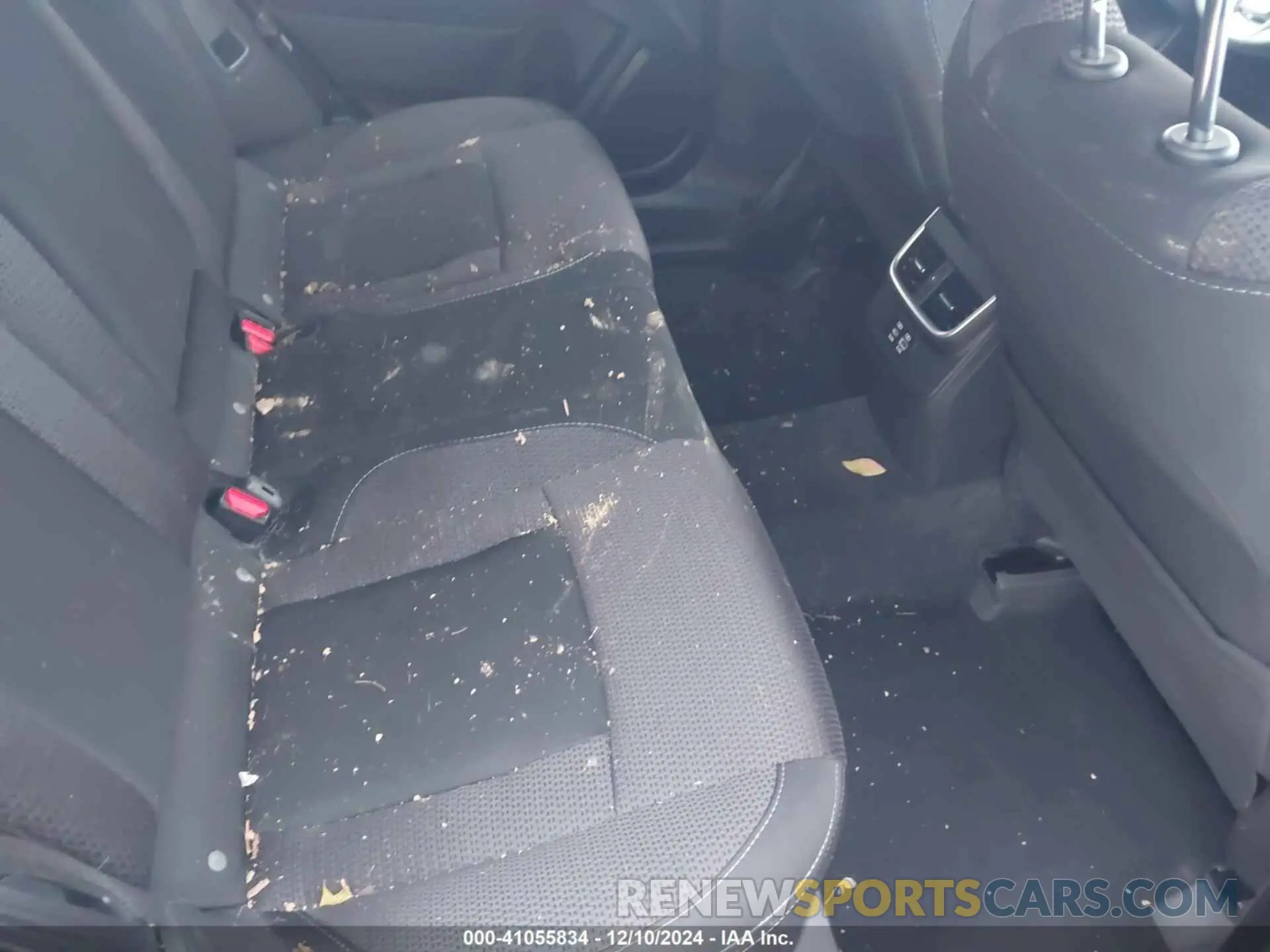 8 Photograph of a damaged car 4S4BTADC9S3116725 SUBARU OUTBACK 2025