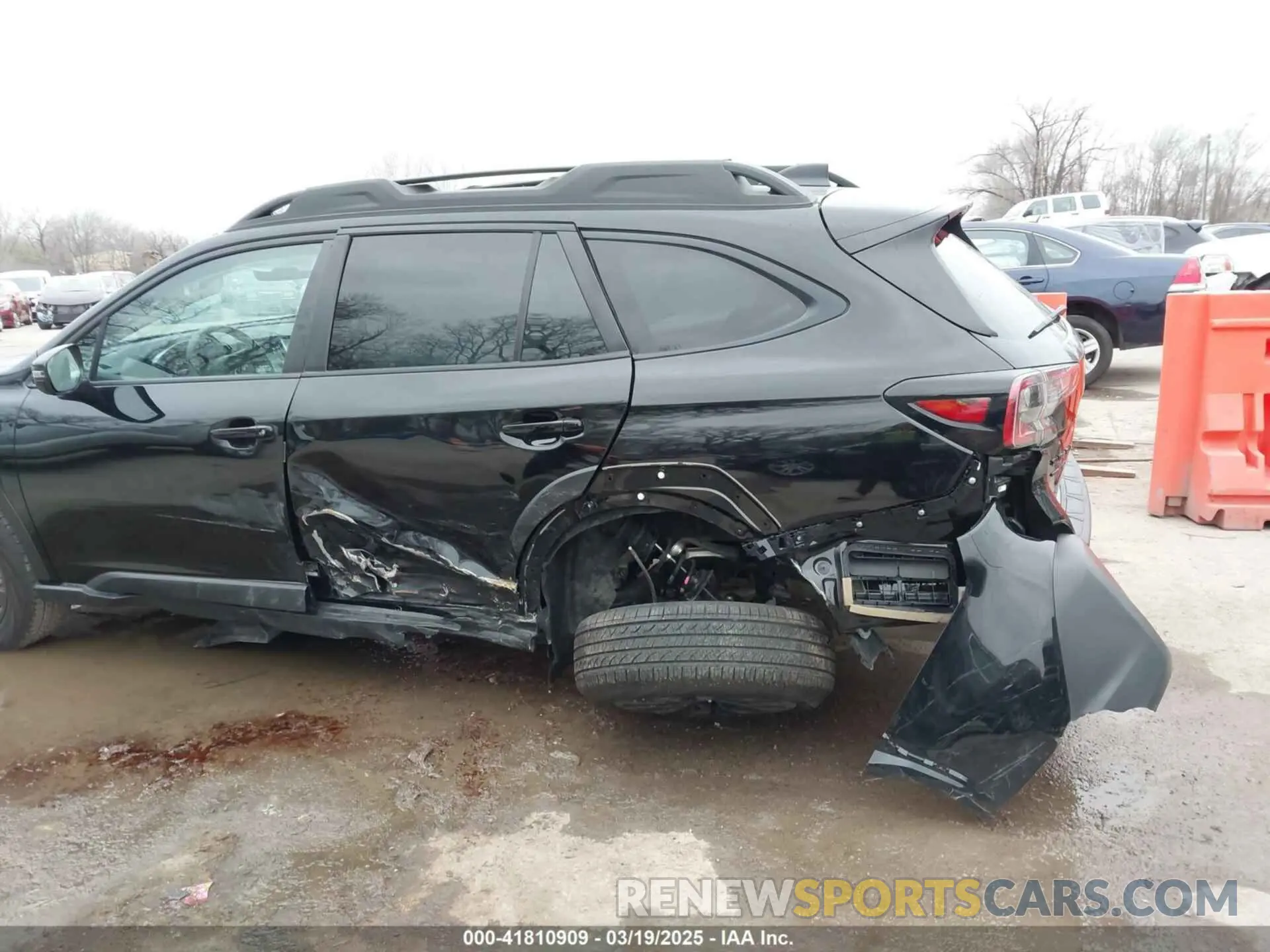 6 Photograph of a damaged car 4S4BTALC2S3118530 SUBARU OUTBACK 2025