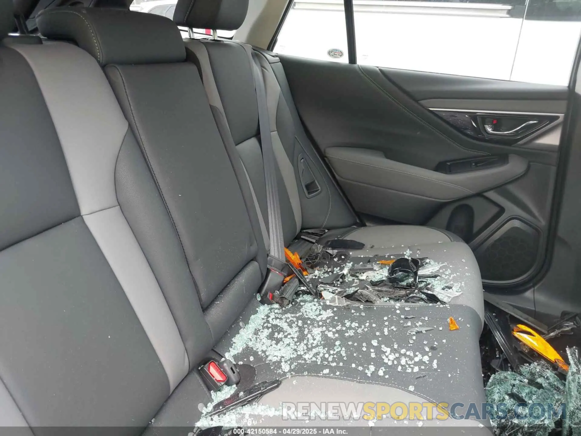 8 Photograph of a damaged car 4S4BTALC2S3182941 SUBARU OUTBACK 2025