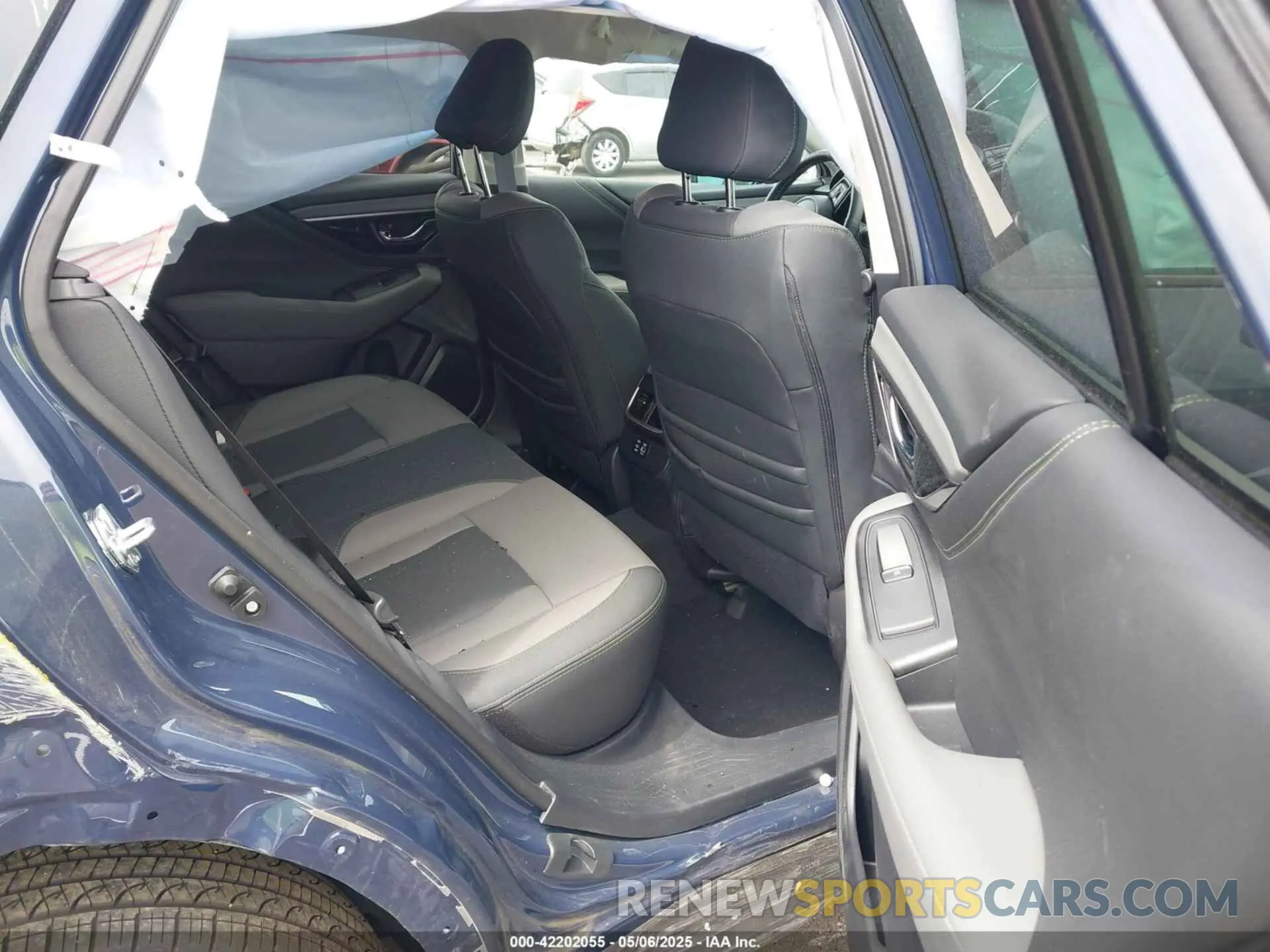 8 Photograph of a damaged car 4S4BTALC2S3195785 SUBARU OUTBACK 2025