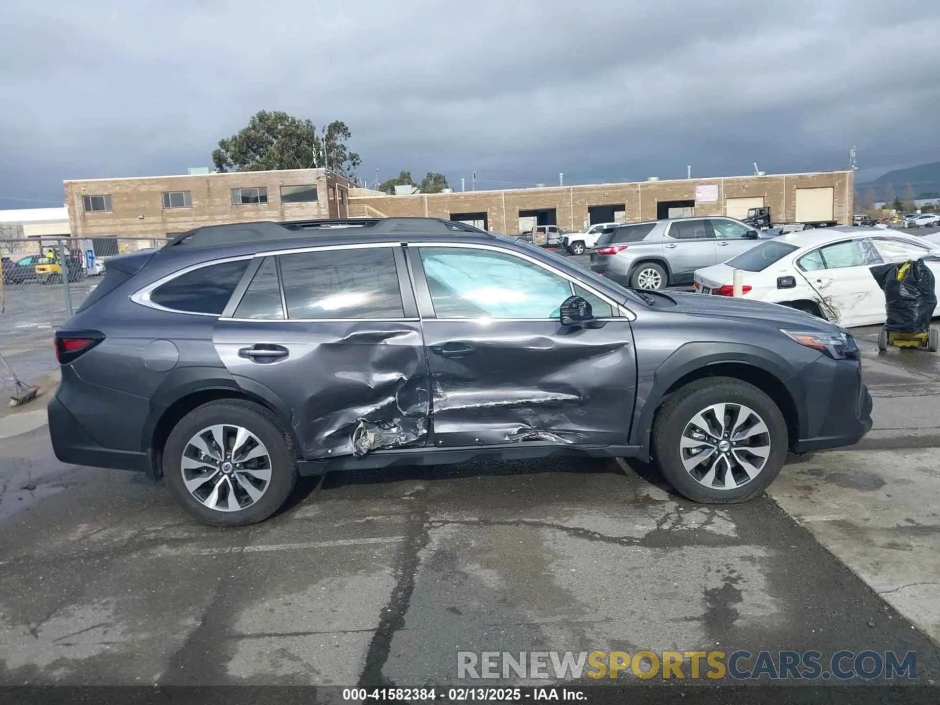 14 Photograph of a damaged car 4S4BTANC2S3153162 SUBARU OUTBACK 2025