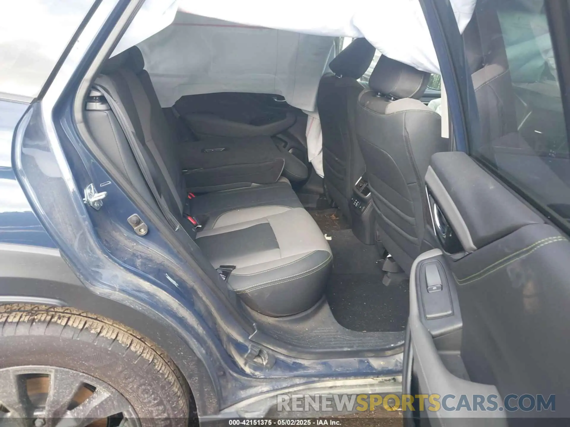 8 Photograph of a damaged car 4S4BTGLD4S3108528 SUBARU OUTBACK 2025