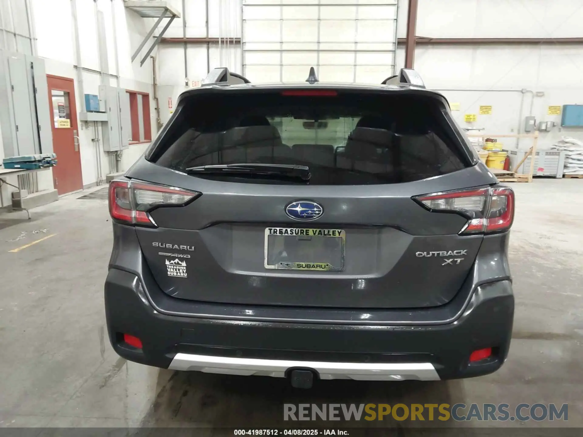 17 Photograph of a damaged car 4S4BTGND7S3165903 SUBARU OUTBACK 2025