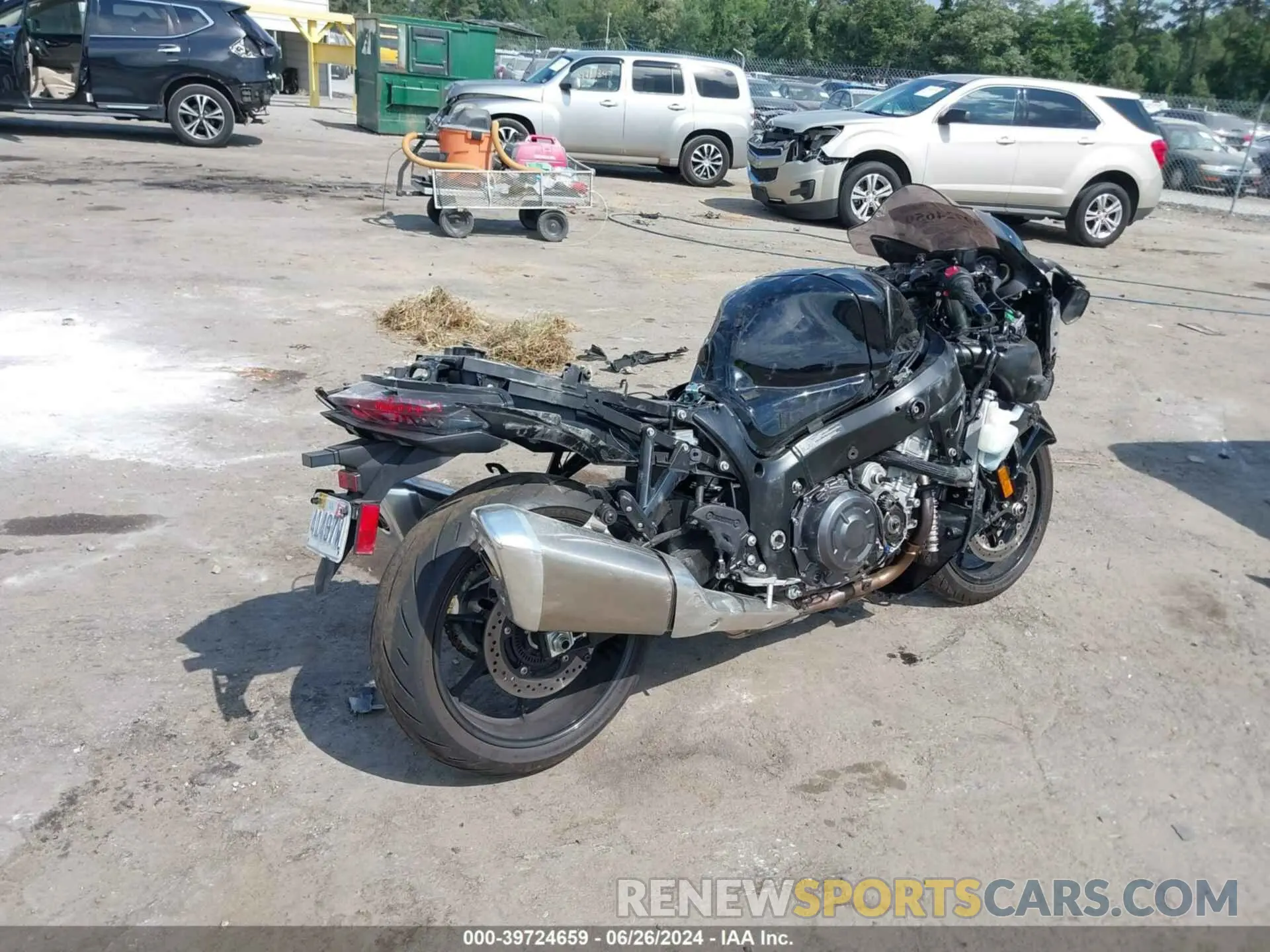 4 Photograph of a damaged car JS1EJ11B3P7100906 SUZUKI GSX1300 2023