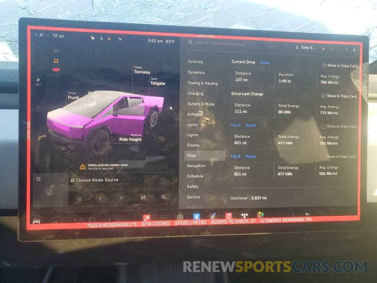9 Photograph of a damaged car 7G2CEHED0RA040175 TESLA CYBERTRUCK 2024