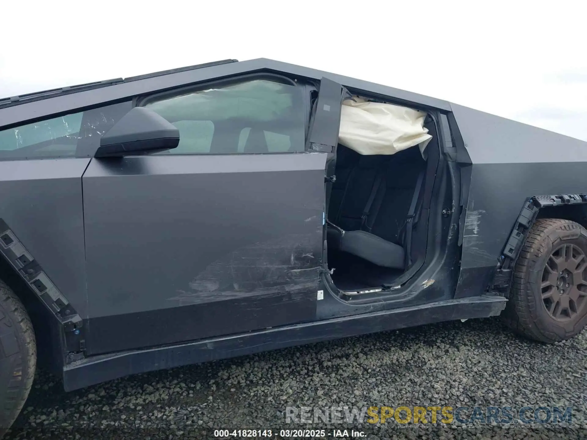 21 Photograph of a damaged car 7G2CEHED0RA043898 TESLA CYBERTRUCK 2024