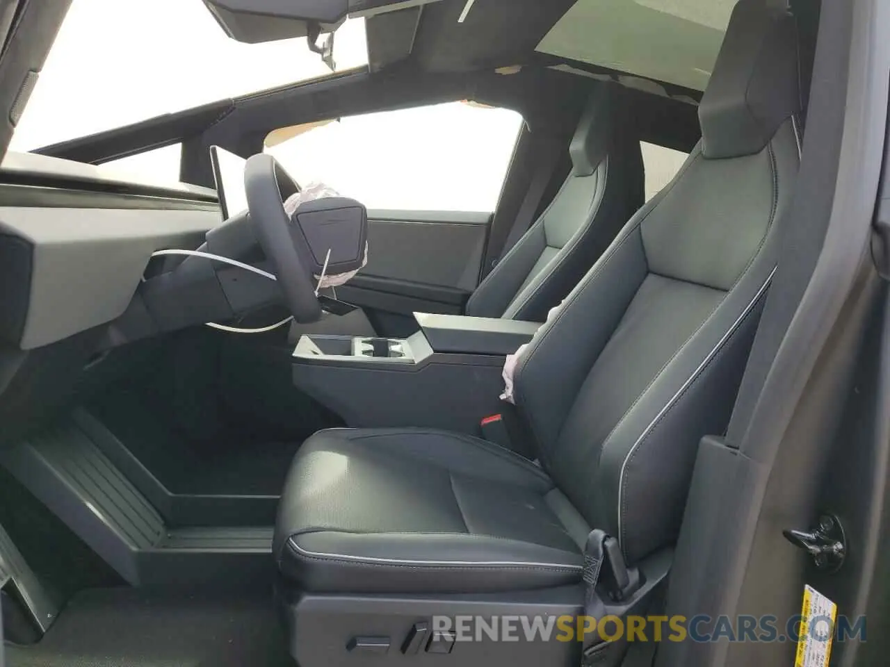 7 Photograph of a damaged car 7G2CEHED0RA050866 TESLA CYBERTRUCK 2024