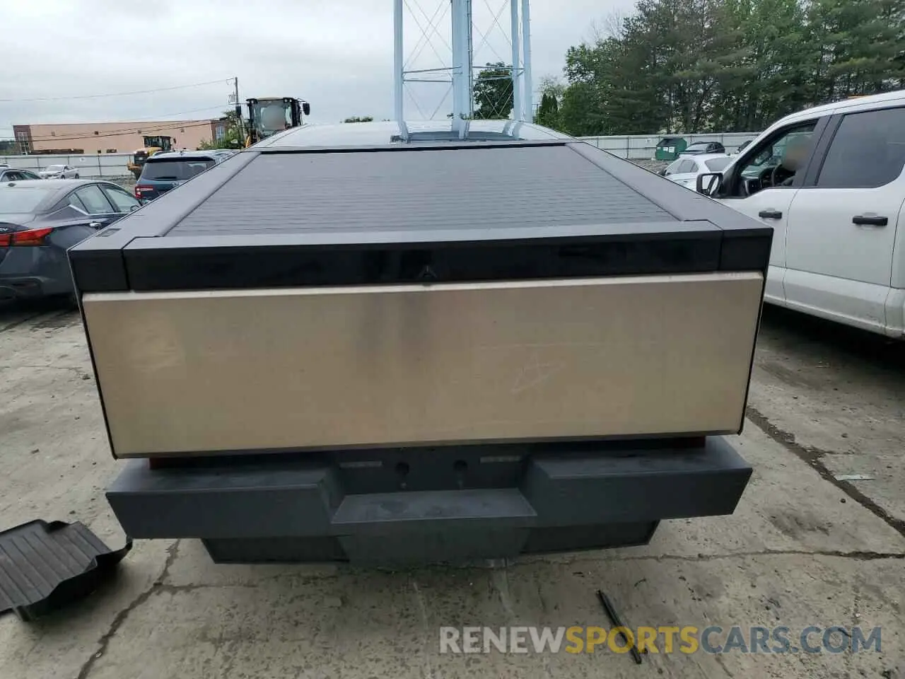 6 Photograph of a damaged car 7G2CEHED1RA008495 TESLA CYBERTRUCK 2024