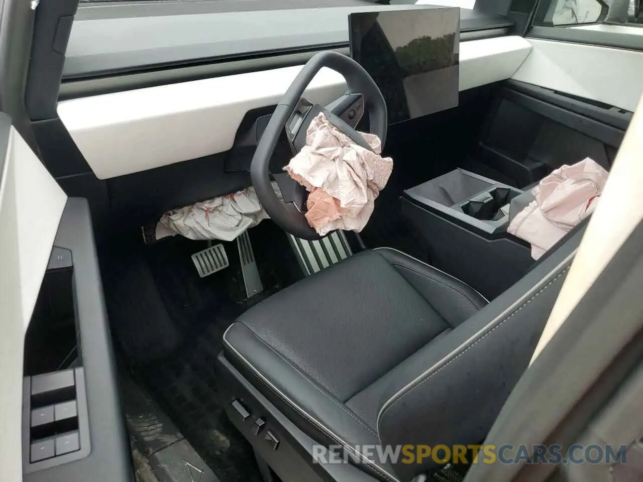 8 Photograph of a damaged car 7G2CEHED1RA008495 TESLA CYBERTRUCK 2024