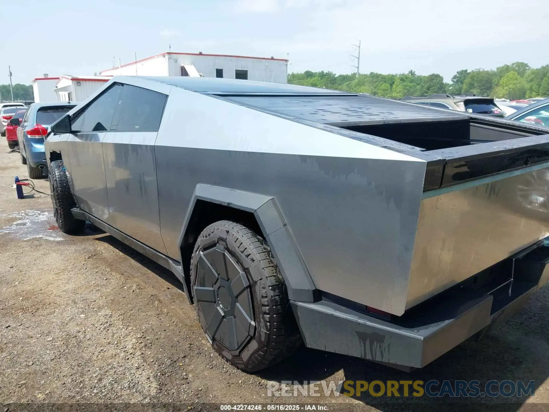 3 Photograph of a damaged car 7G2CEHED1RA008660 TESLA CYBERTRUCK 2024
