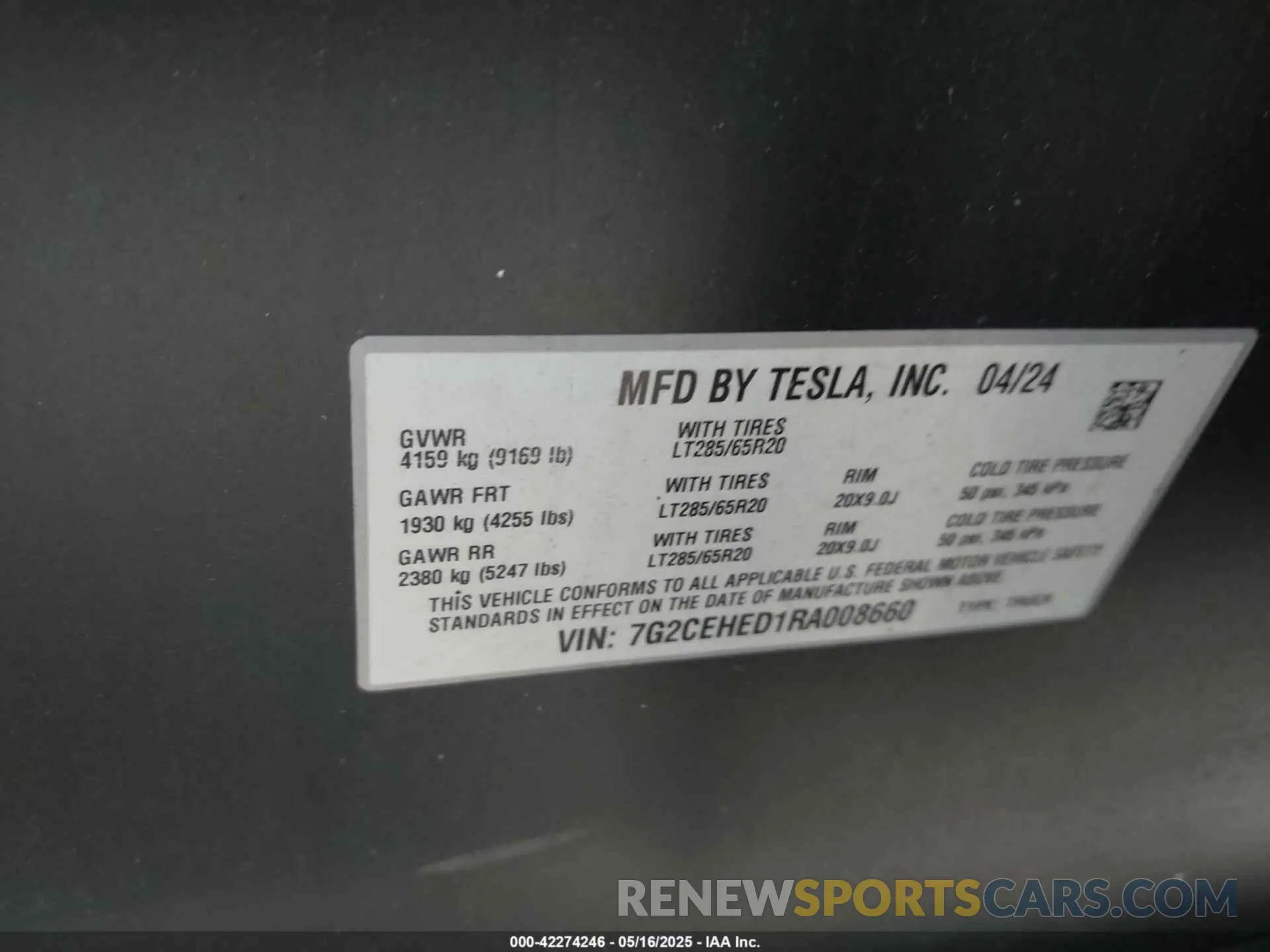 9 Photograph of a damaged car 7G2CEHED1RA008660 TESLA CYBERTRUCK 2024