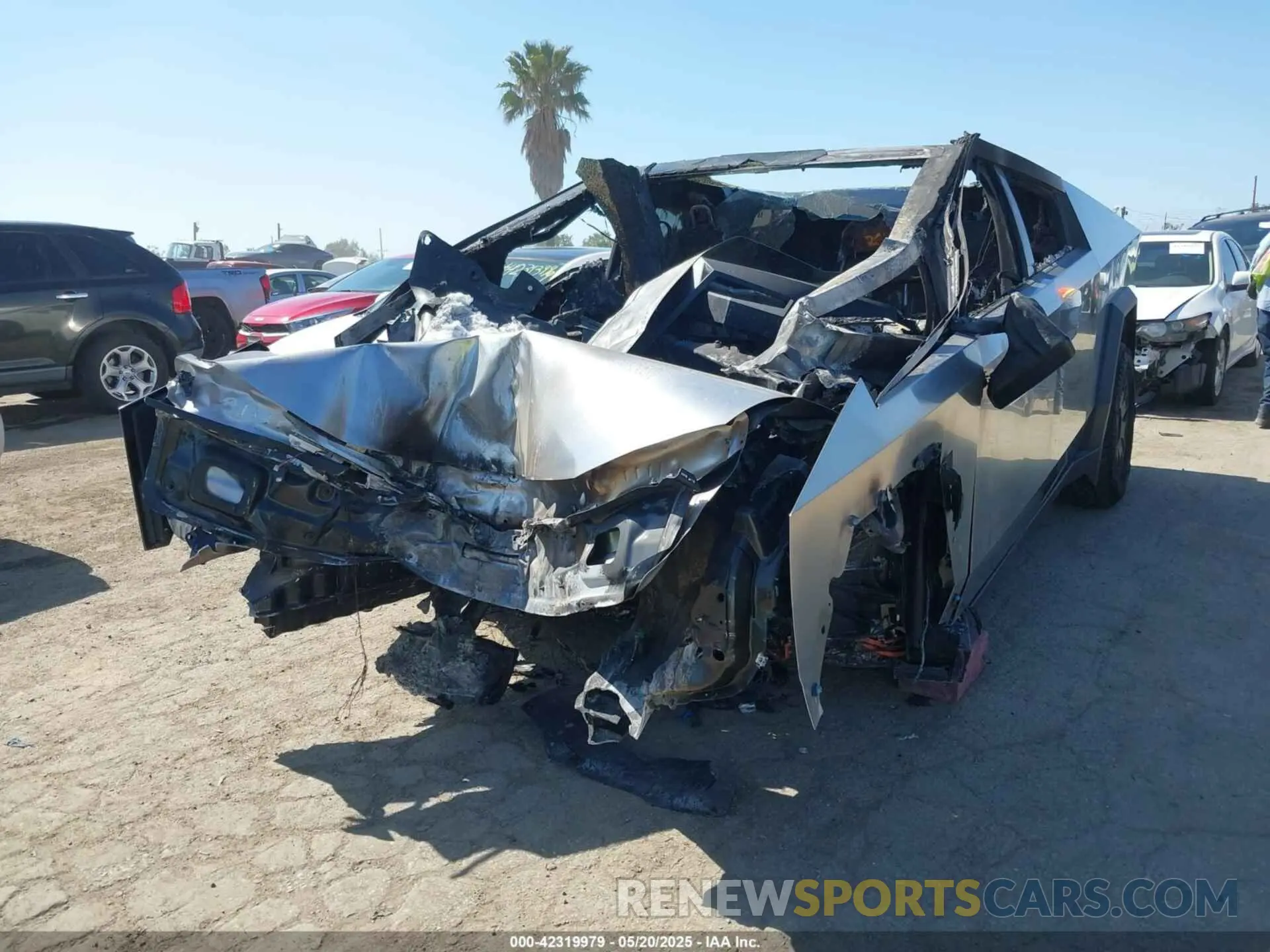 2 Photograph of a damaged car 7G2CEHED1RA031677 TESLA CYBERTRUCK 2024
