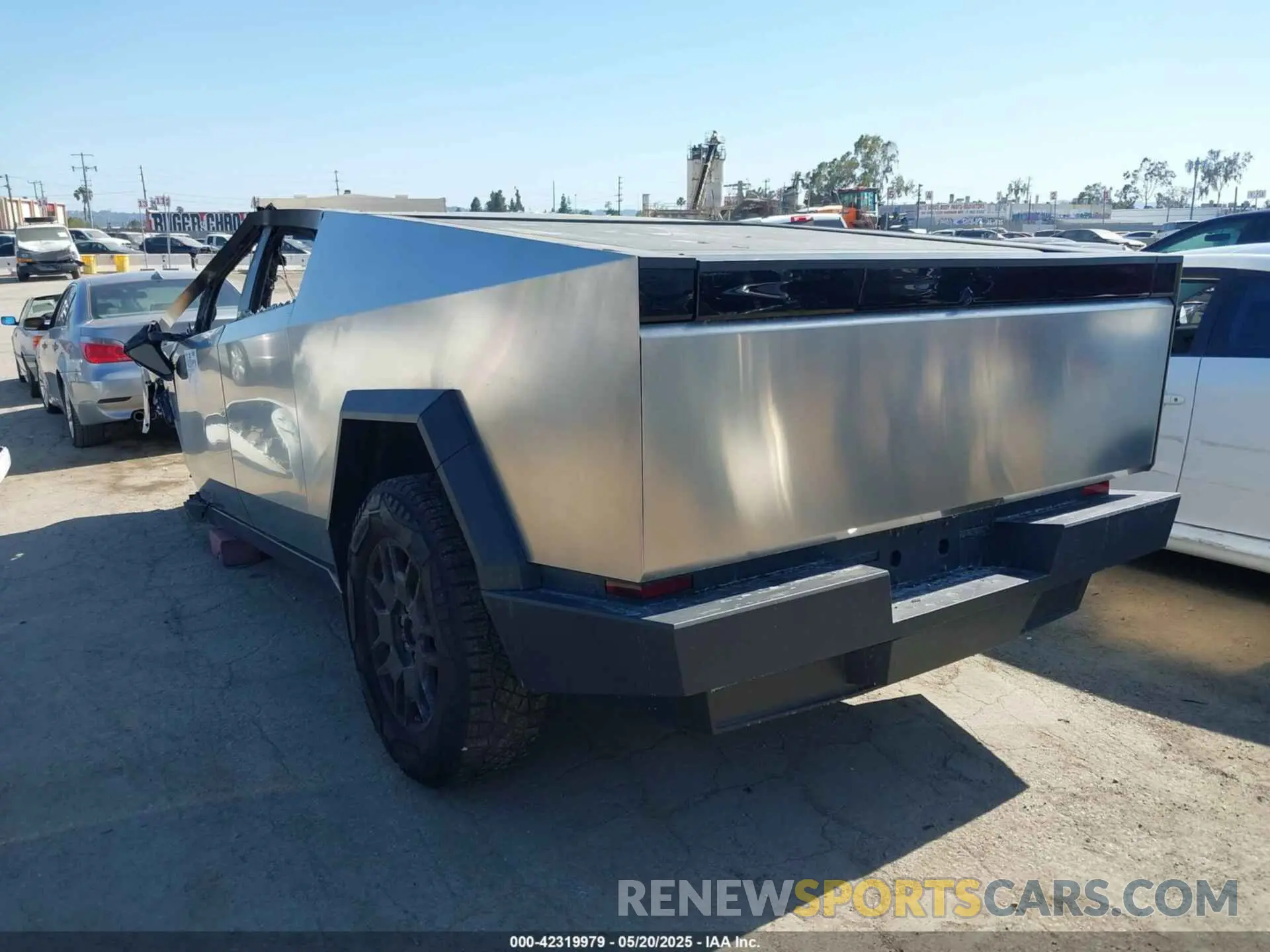 3 Photograph of a damaged car 7G2CEHED1RA031677 TESLA CYBERTRUCK 2024
