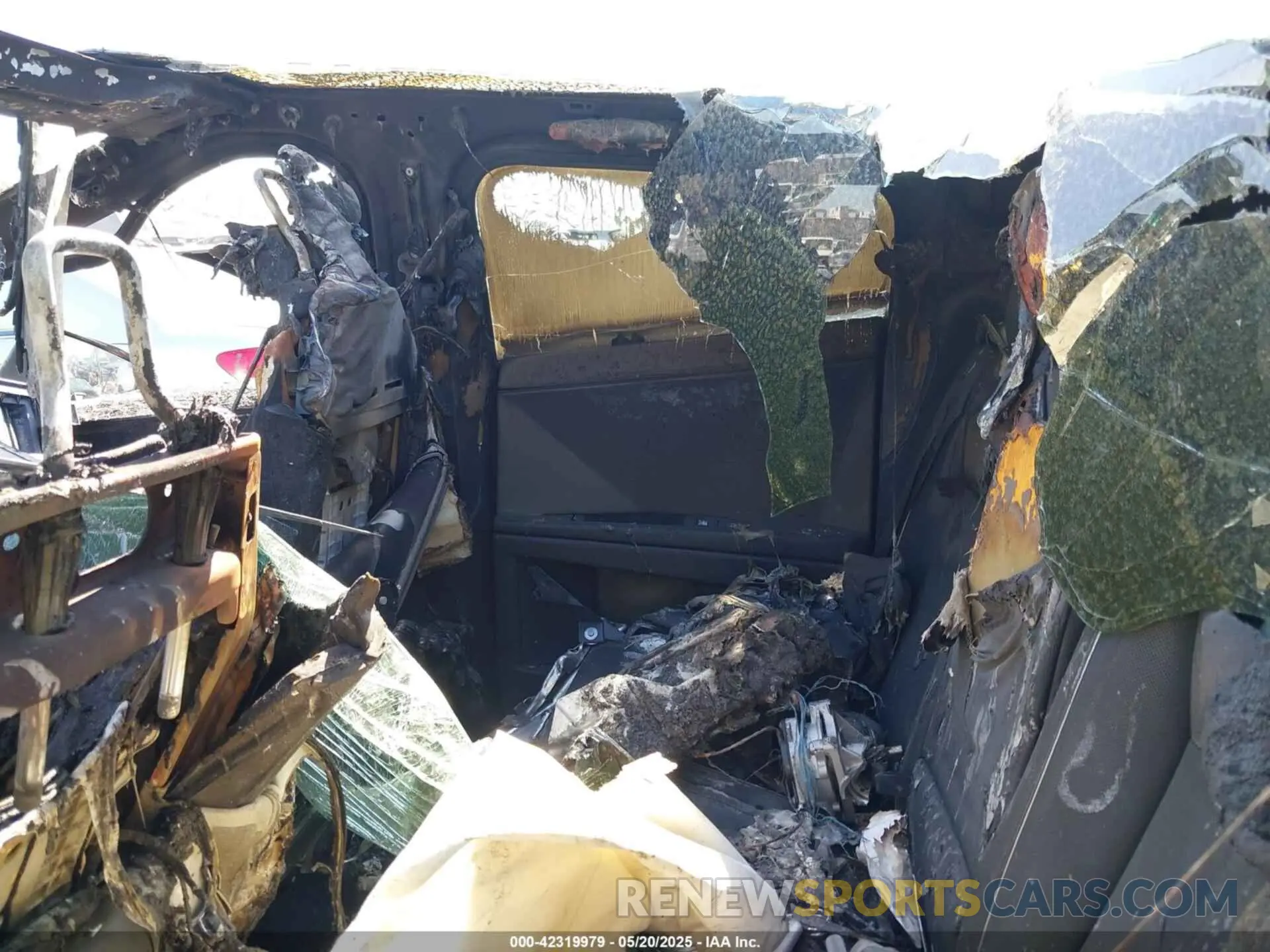 8 Photograph of a damaged car 7G2CEHED1RA031677 TESLA CYBERTRUCK 2024