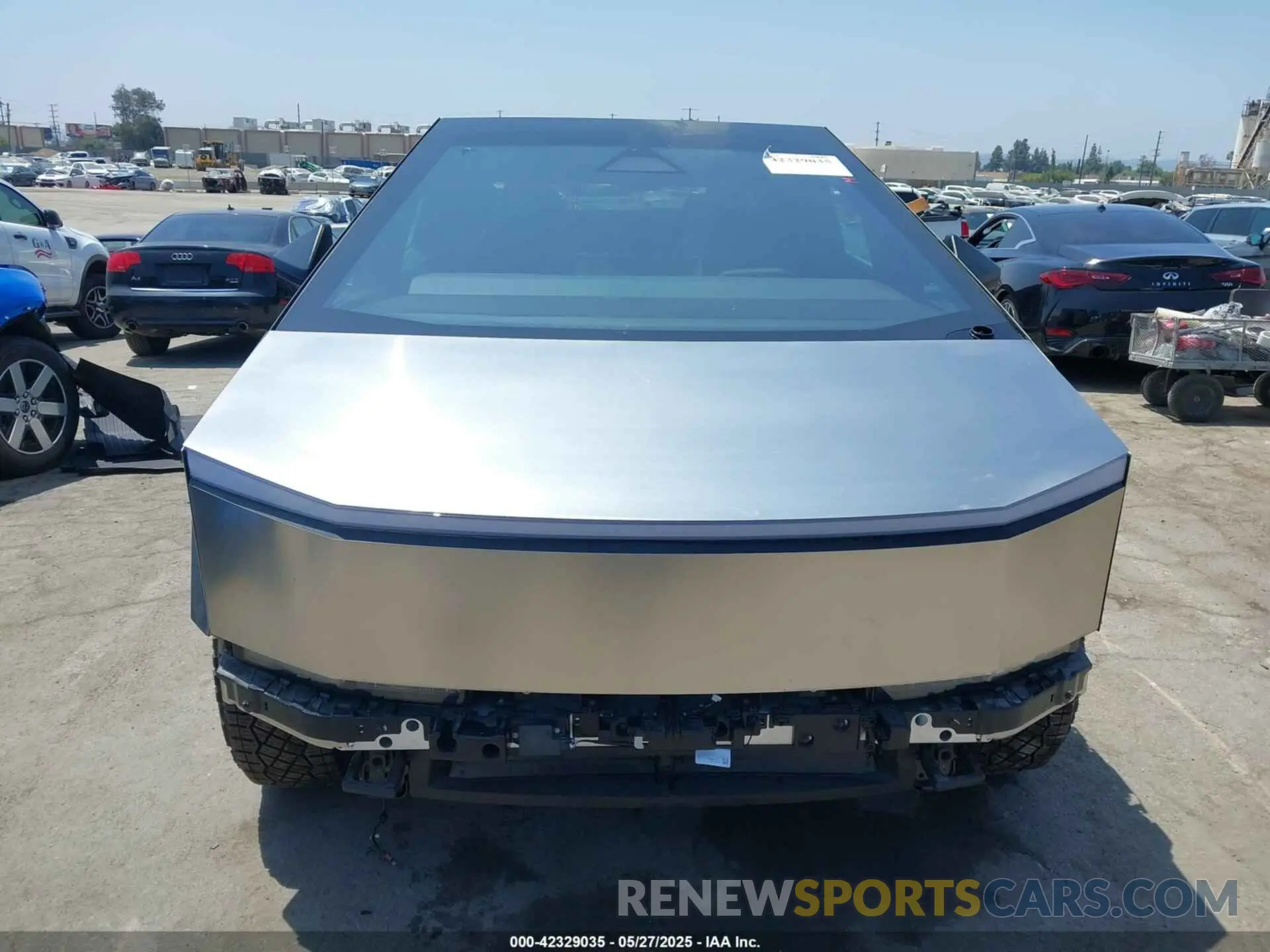 12 Photograph of a damaged car 7G2CEHED1RA034143 TESLA CYBERTRUCK 2024
