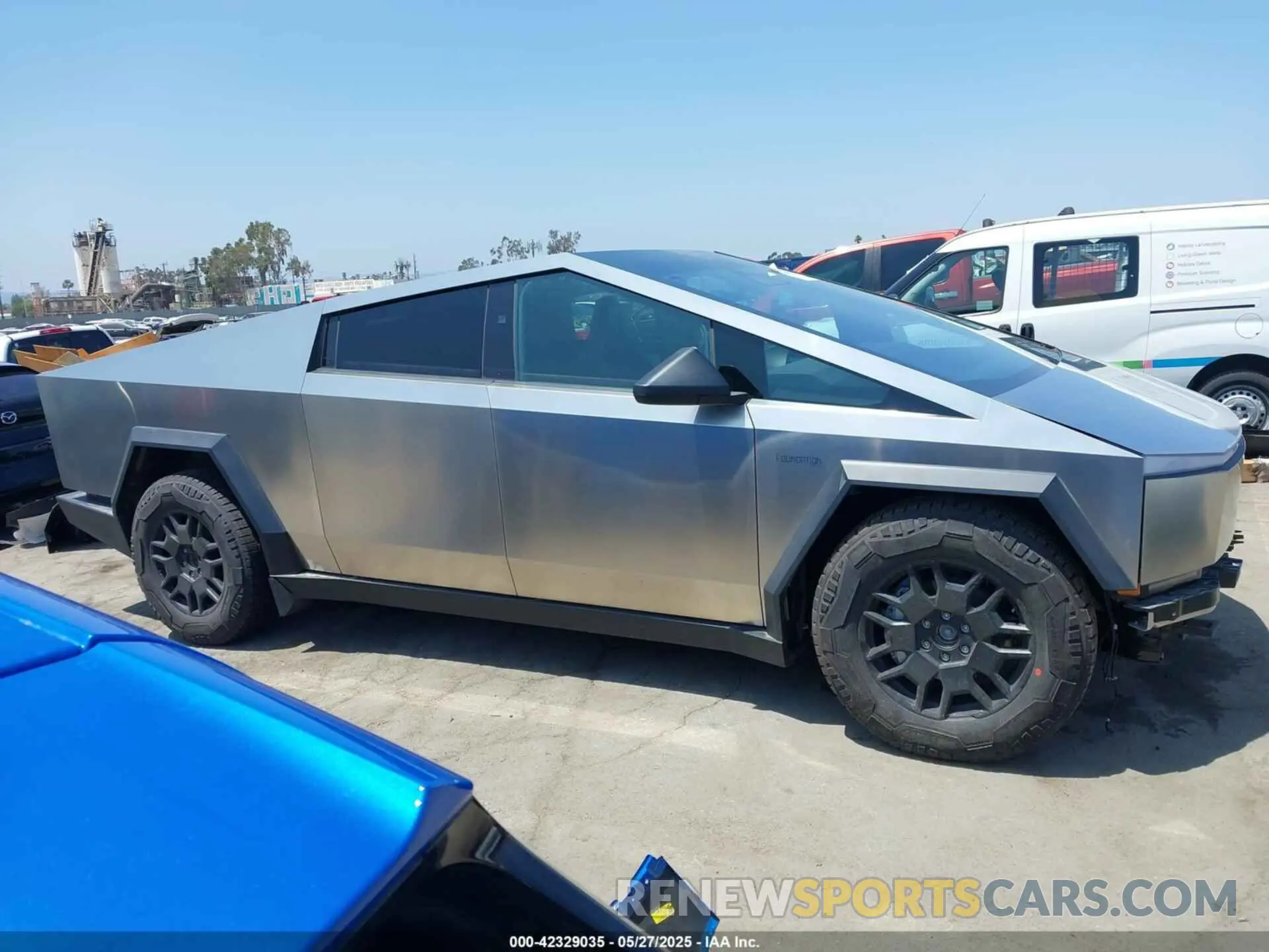 13 Photograph of a damaged car 7G2CEHED1RA034143 TESLA CYBERTRUCK 2024