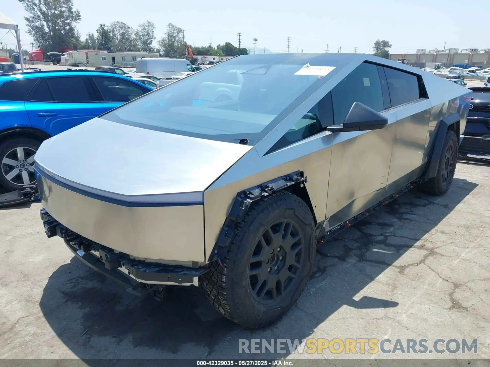 2 Photograph of a damaged car 7G2CEHED1RA034143 TESLA CYBERTRUCK 2024