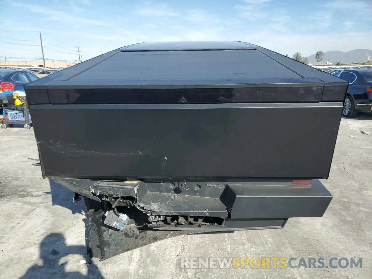 6 Photograph of a damaged car 7G2CEHED1RA050360 TESLA CYBERTRUCK 2024