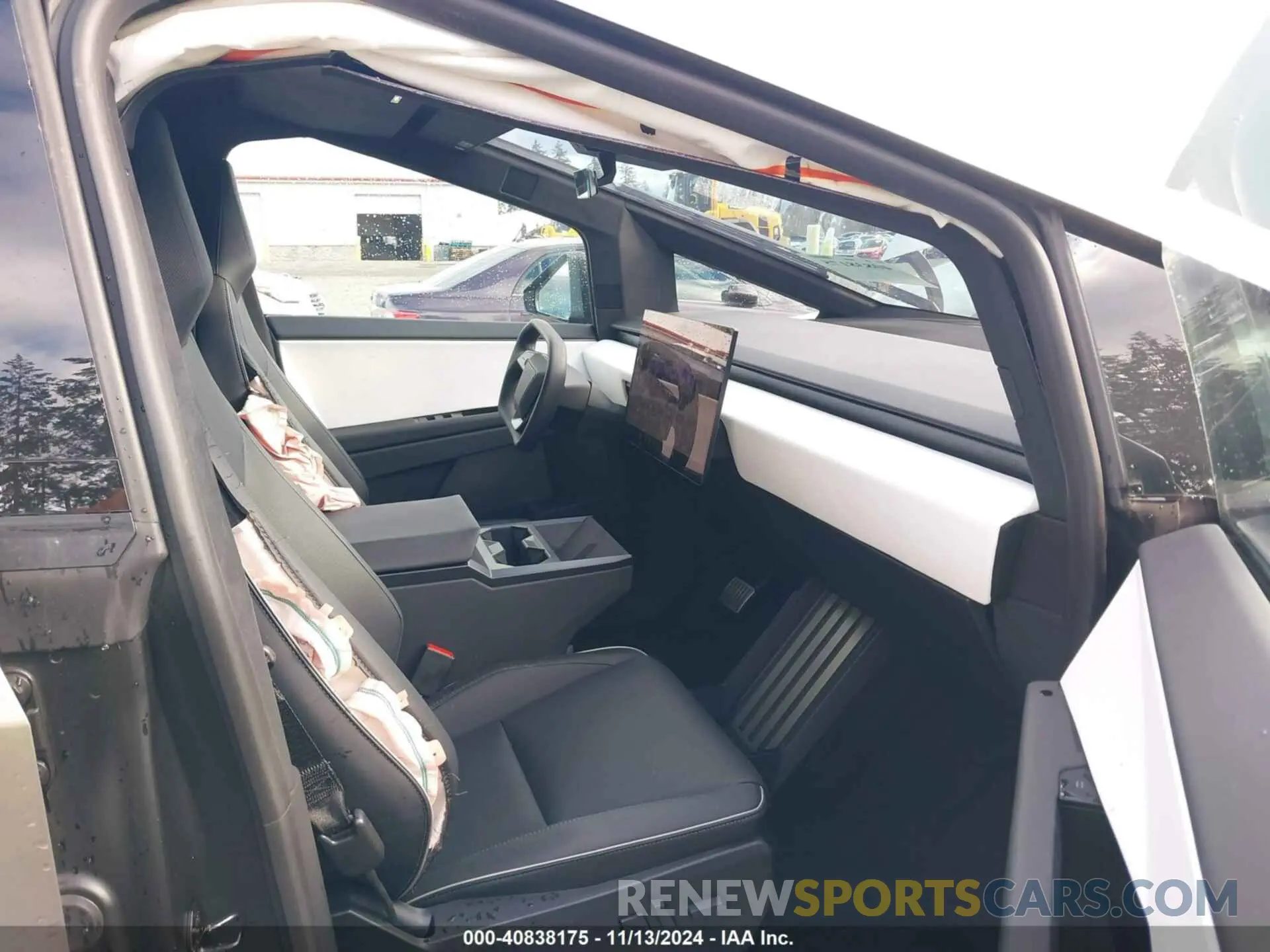 5 Photograph of a damaged car 7G2CEHED2RA019151 TESLA CYBERTRUCK 2024