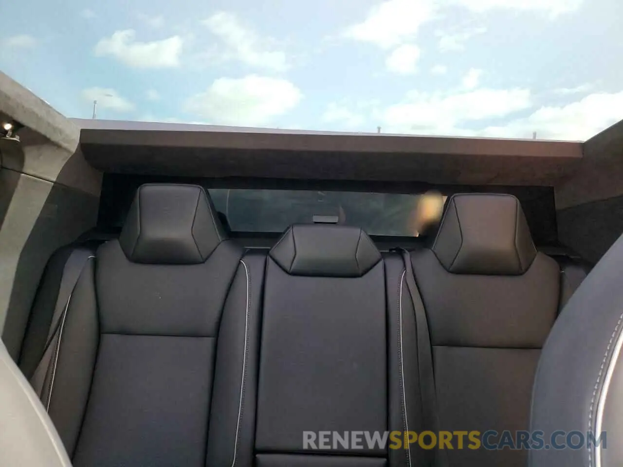 10 Photograph of a damaged car 7G2CEHED3RA023774 TESLA CYBERTRUCK 2024