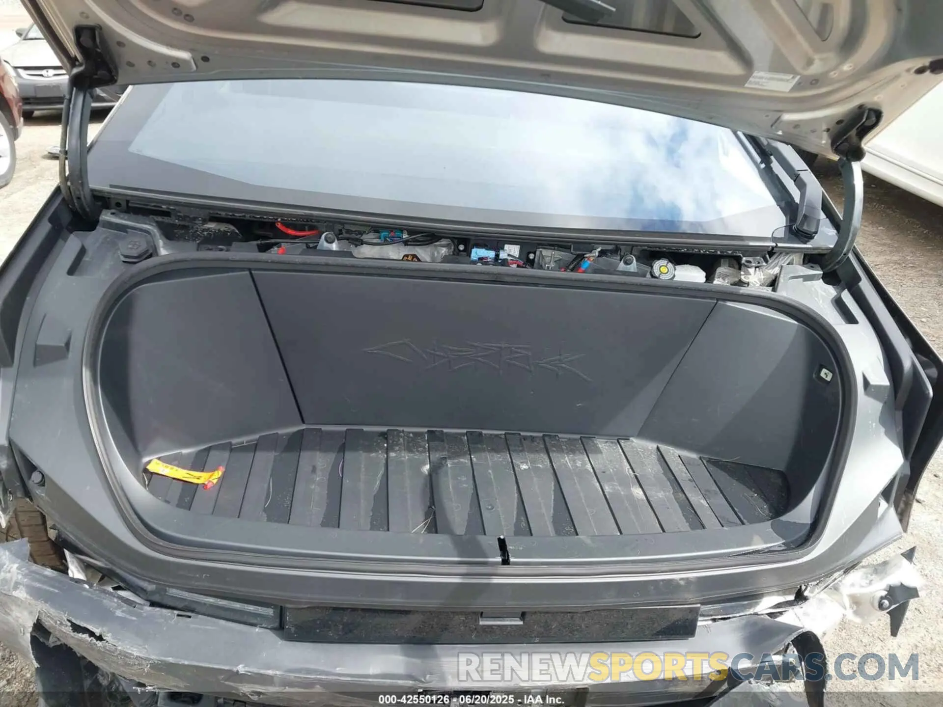 10 Photograph of a damaged car 7G2CEHED3RA046908 TESLA CYBERTRUCK 2024