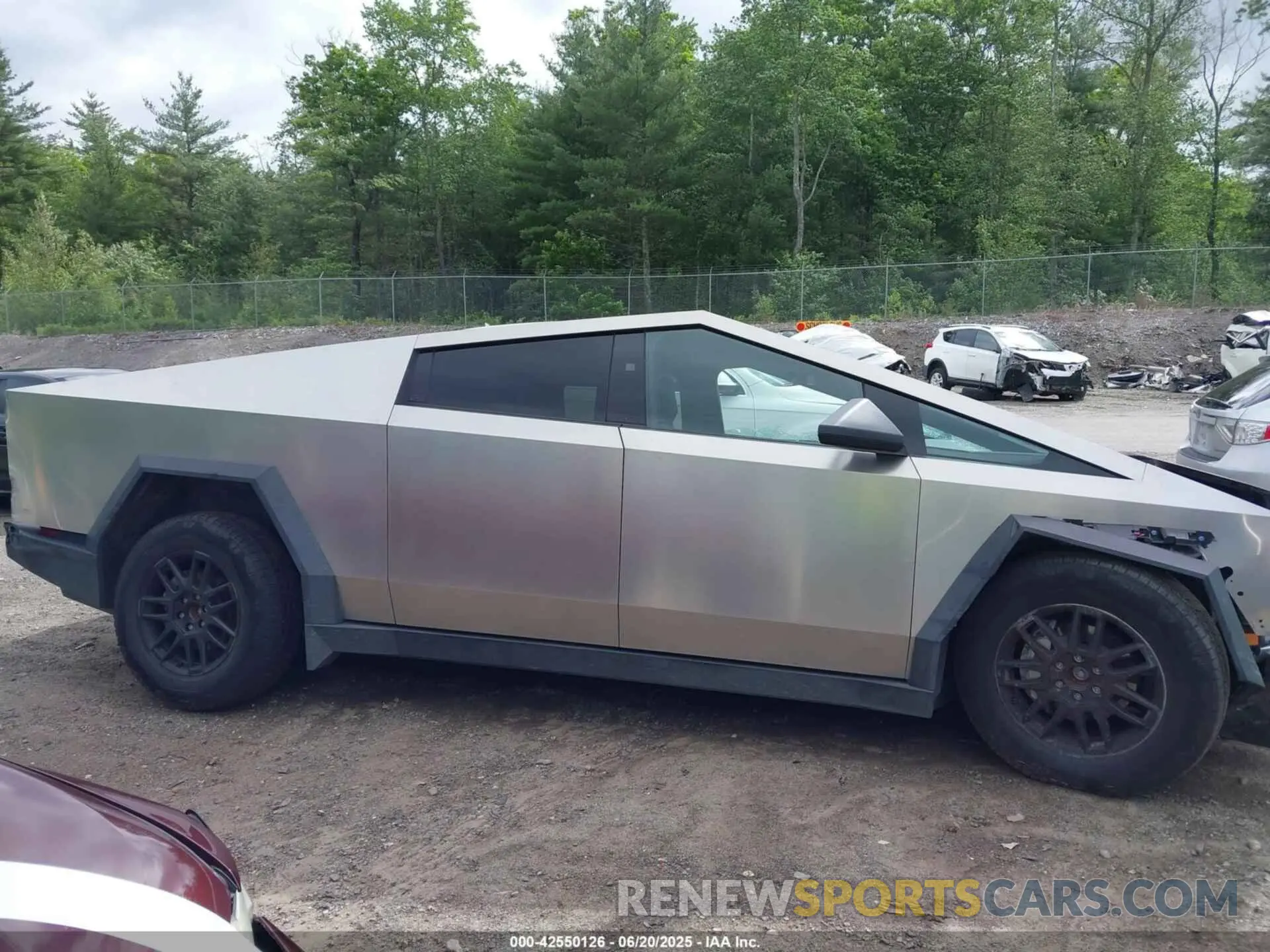 13 Photograph of a damaged car 7G2CEHED3RA046908 TESLA CYBERTRUCK 2024