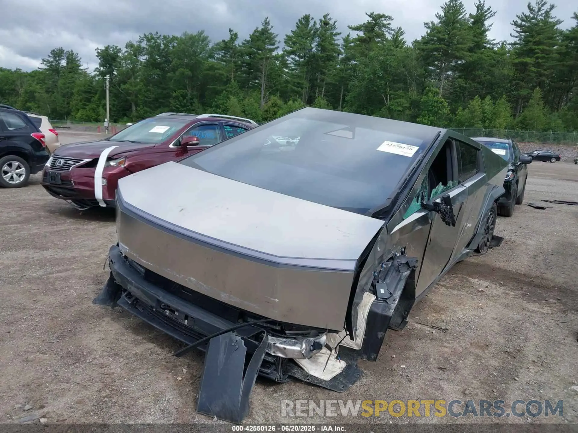 2 Photograph of a damaged car 7G2CEHED3RA046908 TESLA CYBERTRUCK 2024