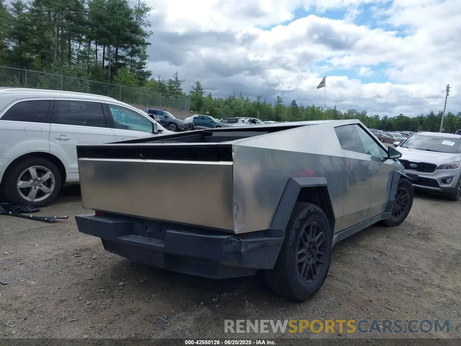 4 Photograph of a damaged car 7G2CEHED3RA046908 TESLA CYBERTRUCK 2024