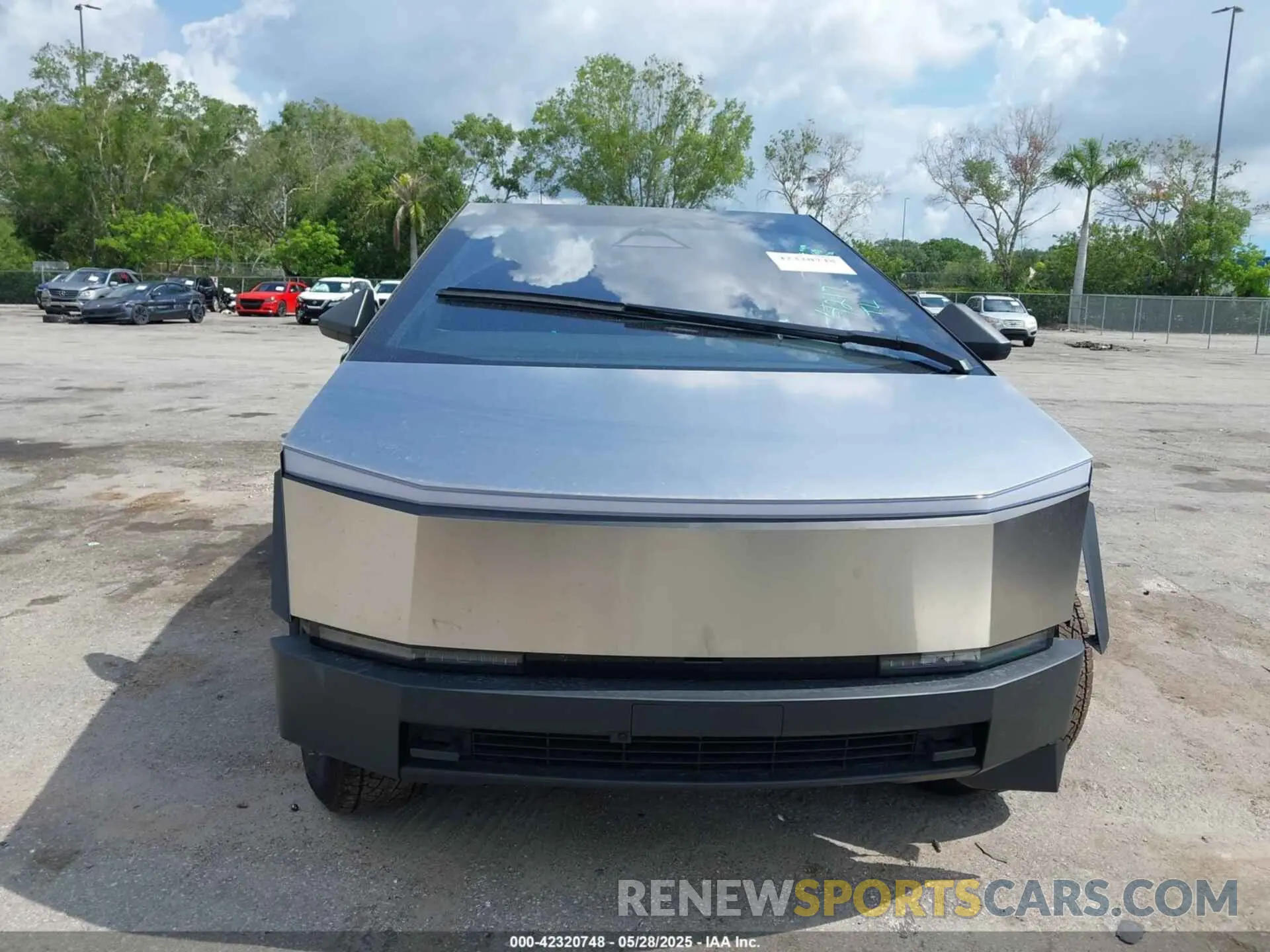 12 Photograph of a damaged car 7G2CEHED3RA050618 TESLA CYBERTRUCK 2024