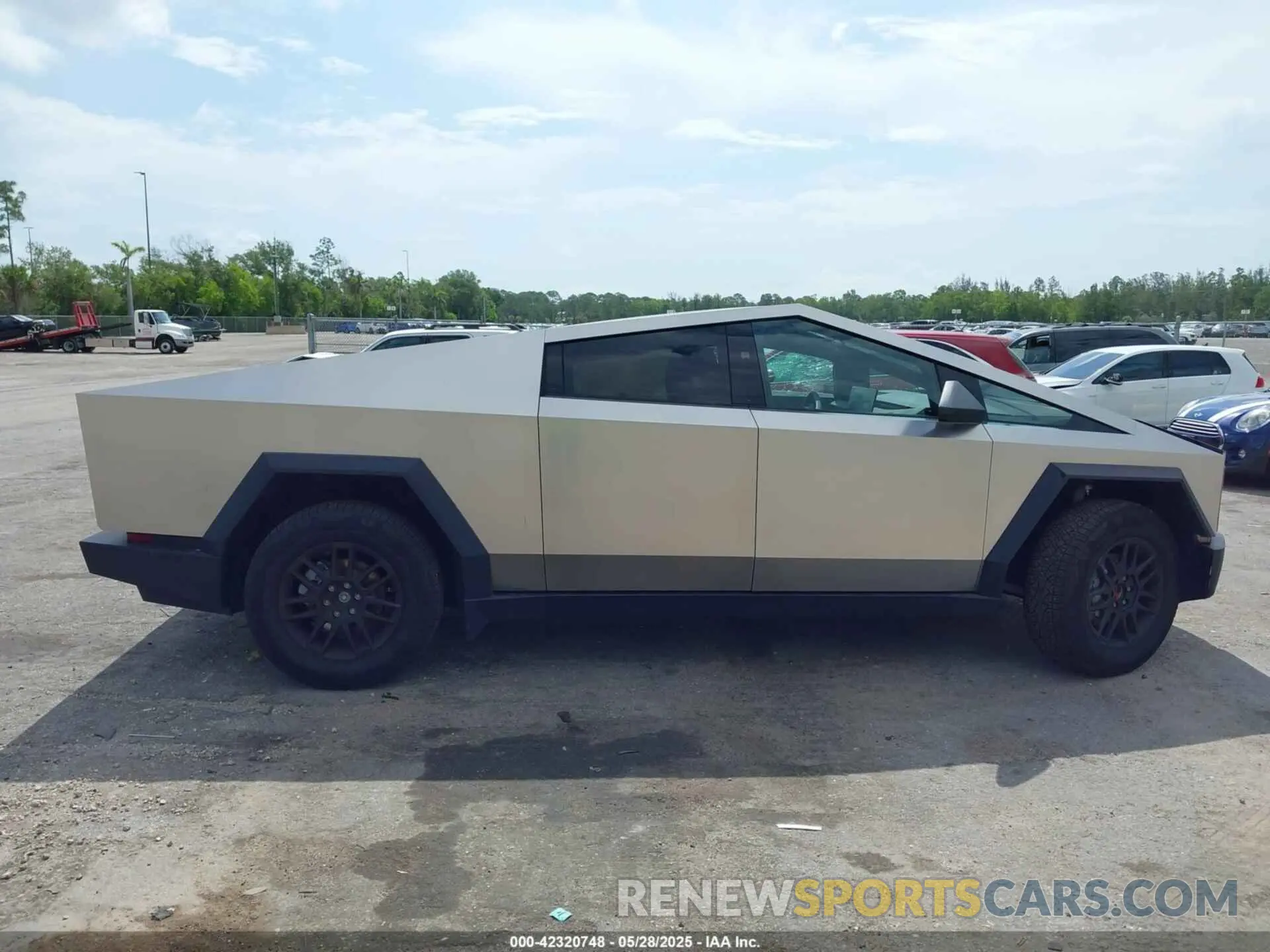 13 Photograph of a damaged car 7G2CEHED3RA050618 TESLA CYBERTRUCK 2024