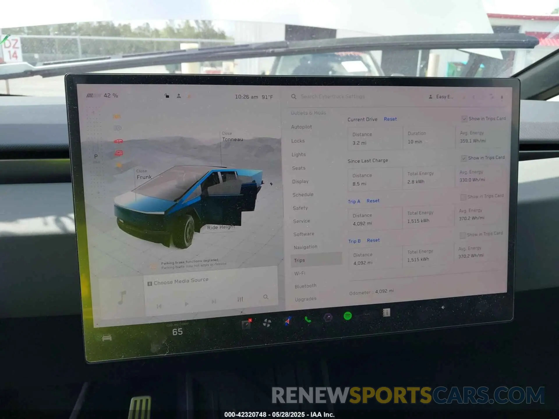 7 Photograph of a damaged car 7G2CEHED3RA050618 TESLA CYBERTRUCK 2024