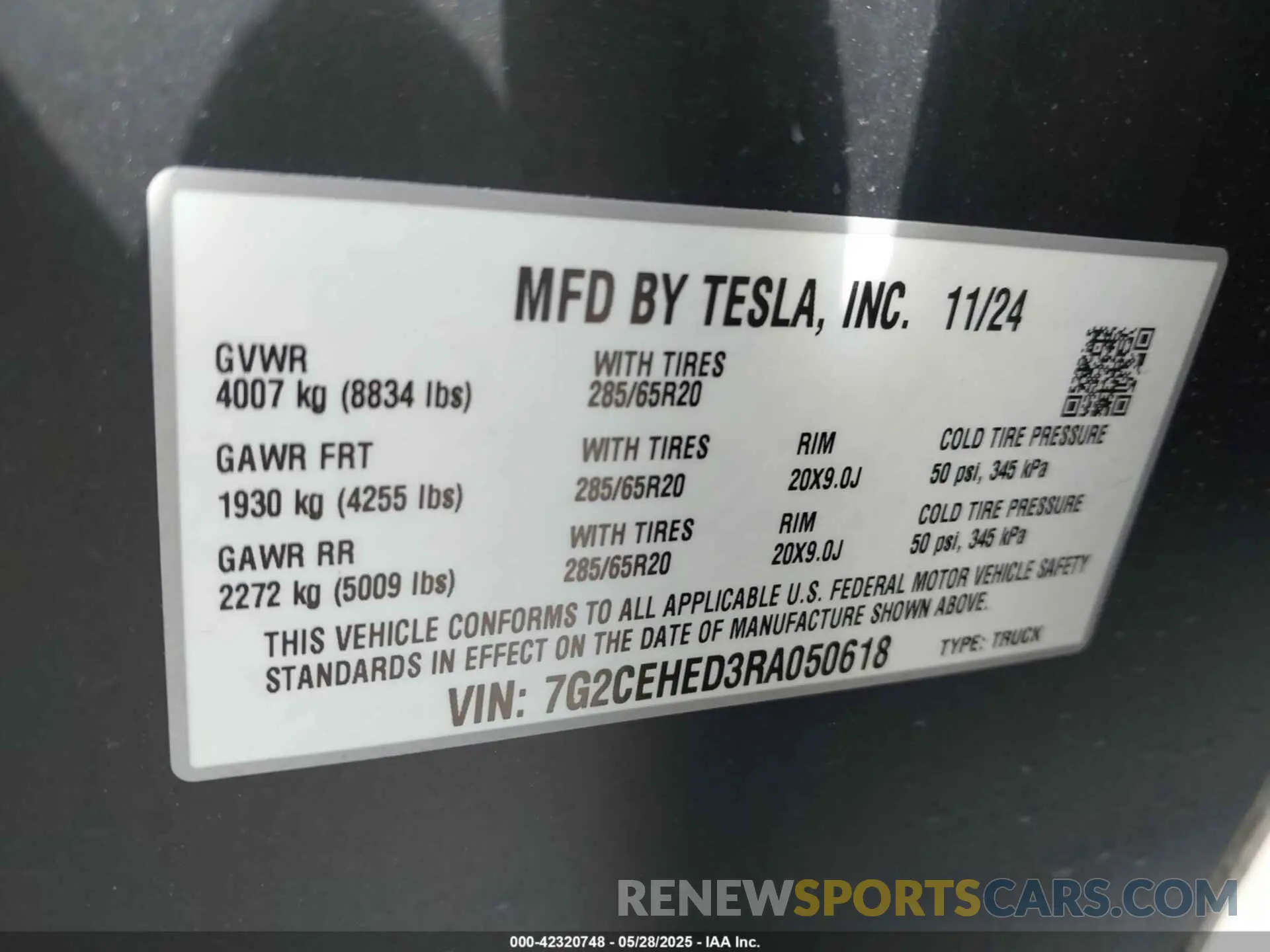 9 Photograph of a damaged car 7G2CEHED3RA050618 TESLA CYBERTRUCK 2024