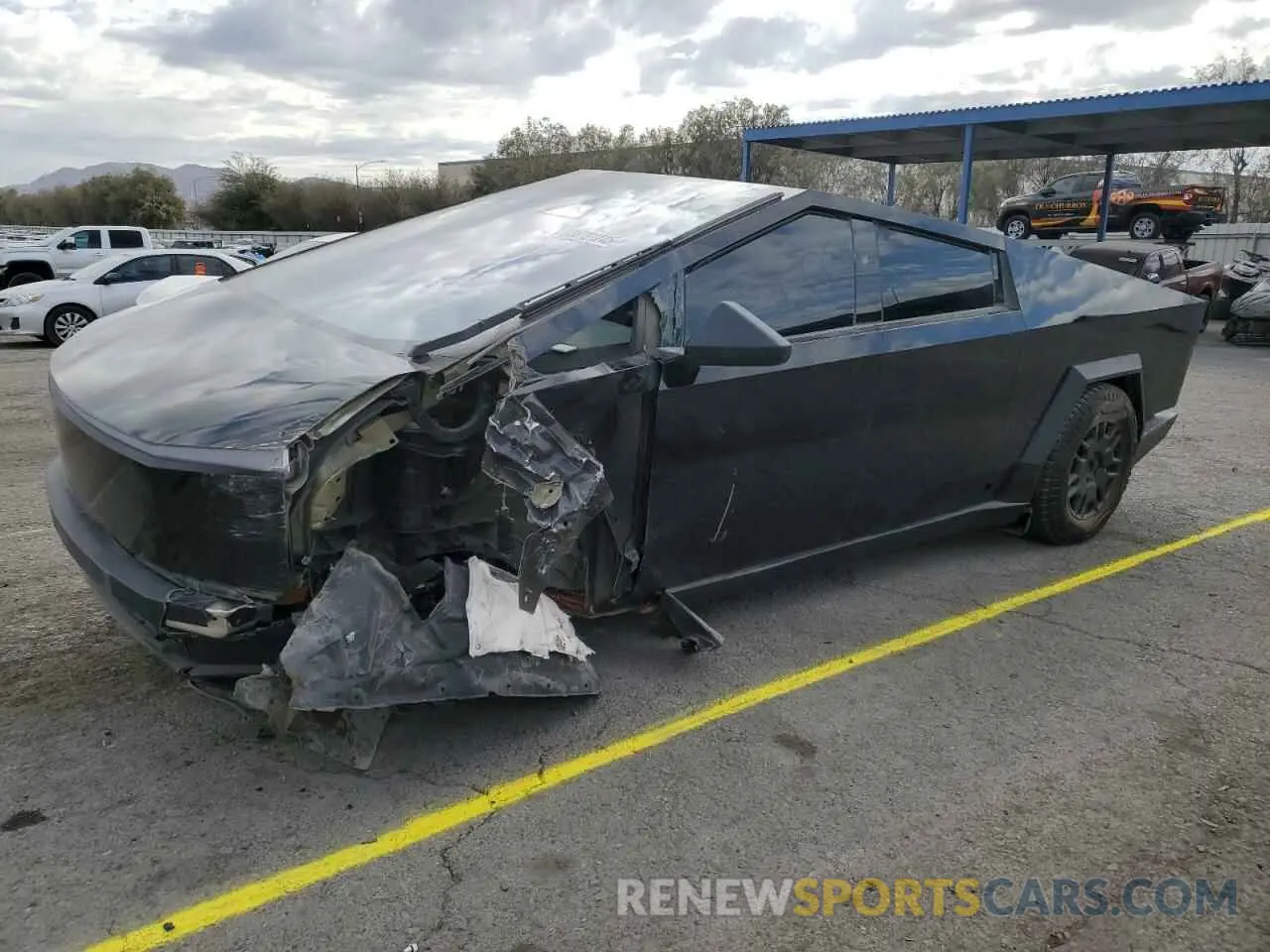 1 Photograph of a damaged car 7G2CEHED4RA011780 TESLA CYBERTRUCK 2024