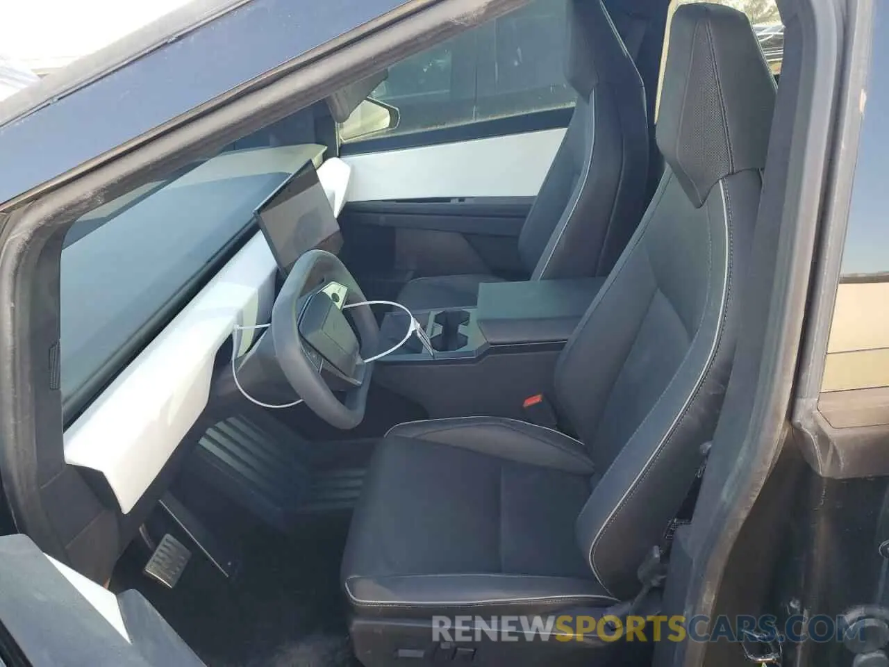 7 Photograph of a damaged car 7G2CEHED4RA011780 TESLA CYBERTRUCK 2024