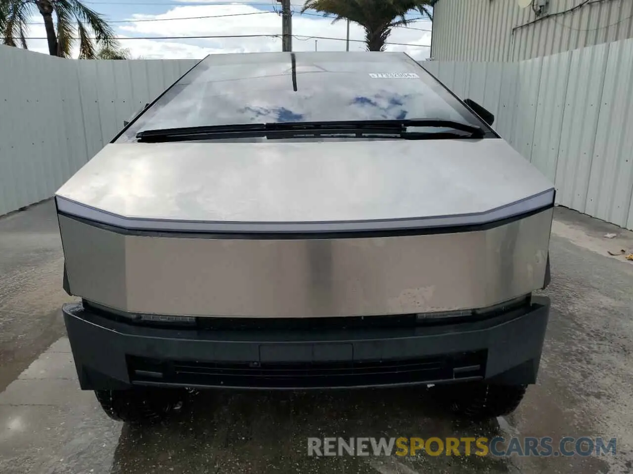 5 Photograph of a damaged car 7G2CEHED4RA013156 TESLA CYBERTRUCK 2024