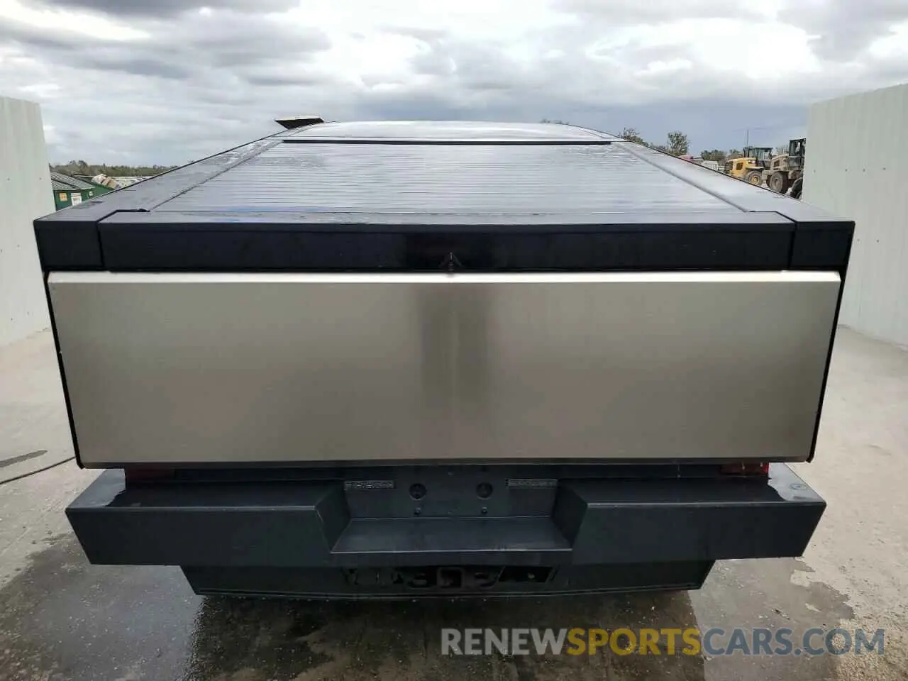 6 Photograph of a damaged car 7G2CEHED4RA013156 TESLA CYBERTRUCK 2024