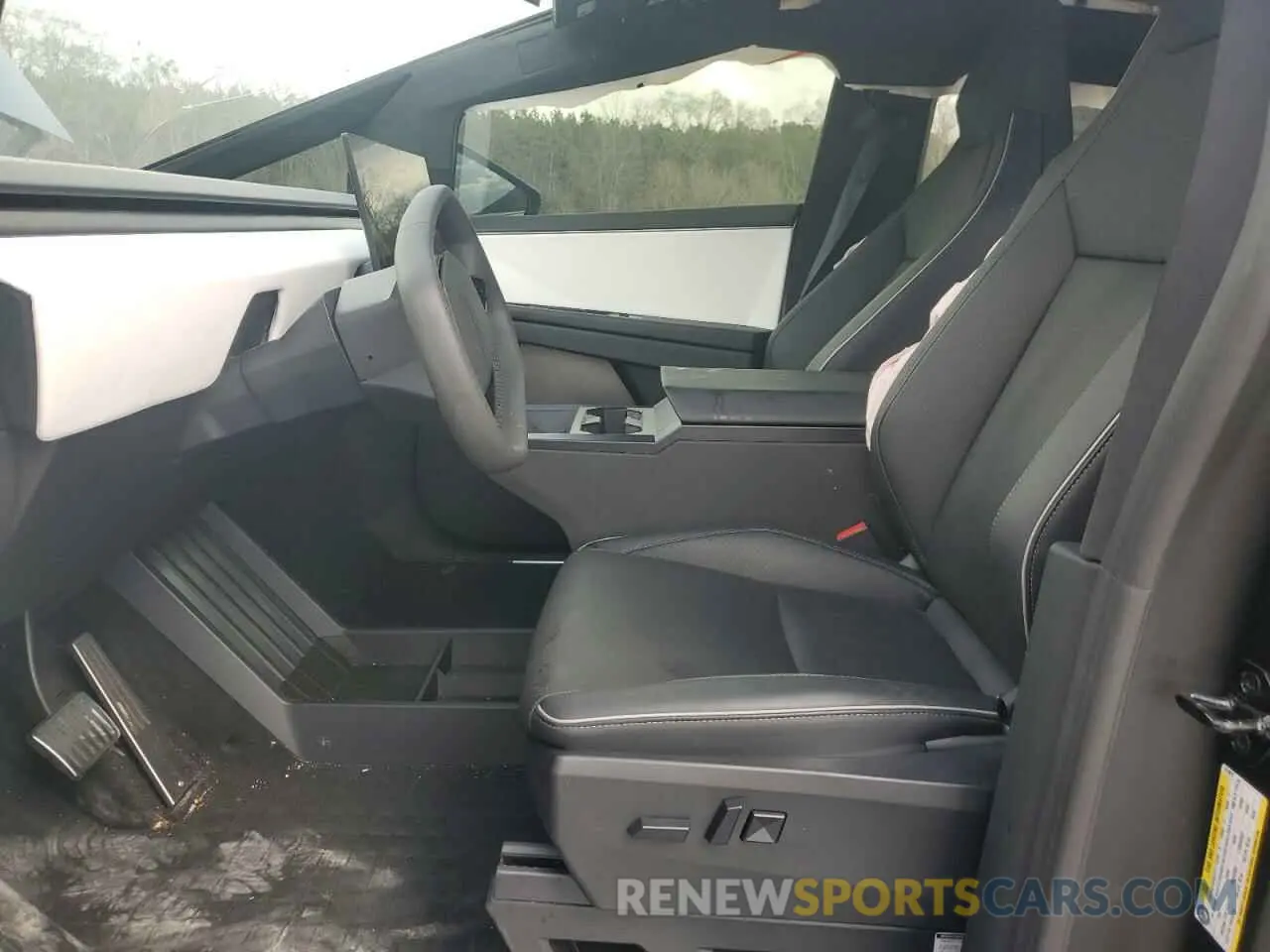7 Photograph of a damaged car 7G2CEHED4RA015912 TESLA CYBERTRUCK 2024