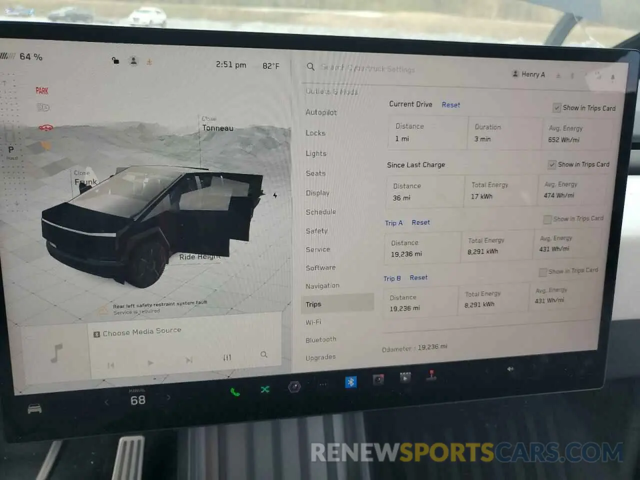 9 Photograph of a damaged car 7G2CEHED4RA015912 TESLA CYBERTRUCK 2024