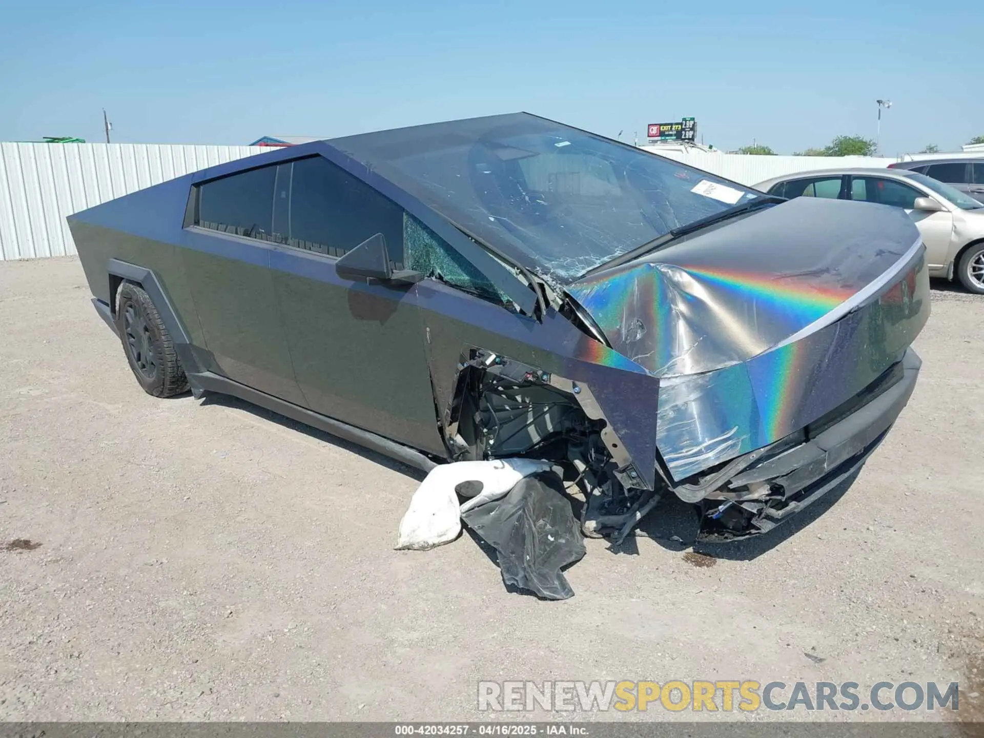 1 Photograph of a damaged car 7G2CEHED4RA024805 TESLA CYBERTRUCK 2024