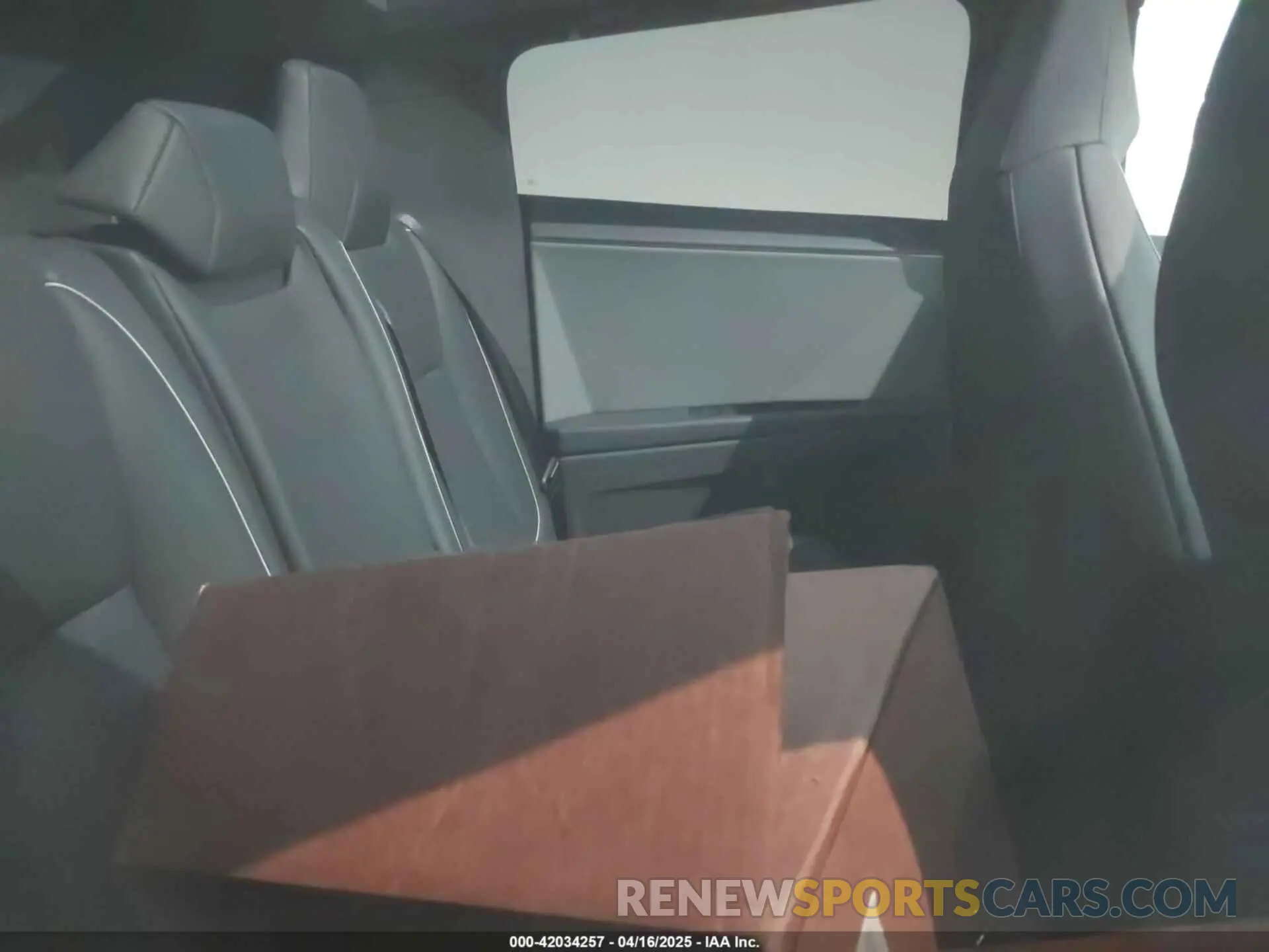 7 Photograph of a damaged car 7G2CEHED4RA024805 TESLA CYBERTRUCK 2024