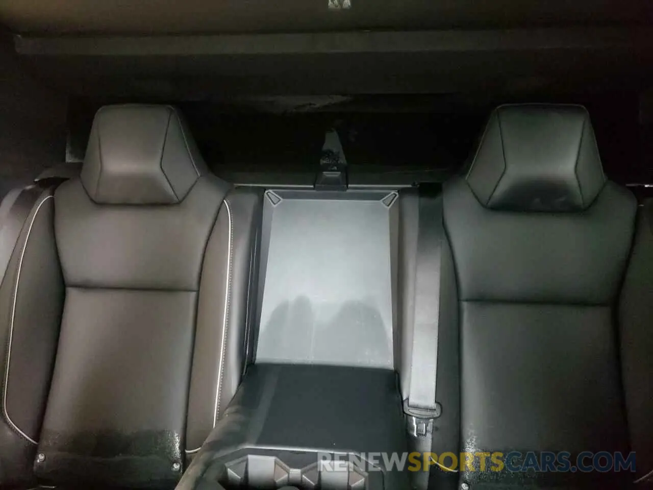 10 Photograph of a damaged car 7G2CEHED4RA039806 TESLA CYBERTRUCK 2024