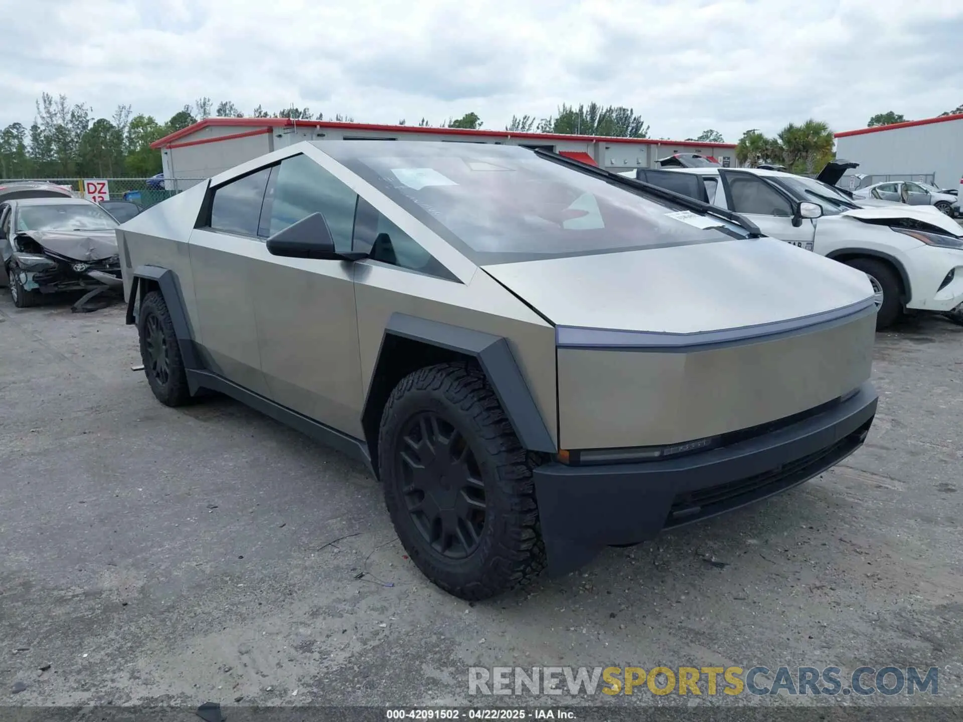 1 Photograph of a damaged car 7G2CEHED5RA001548 TESLA CYBERTRUCK 2024