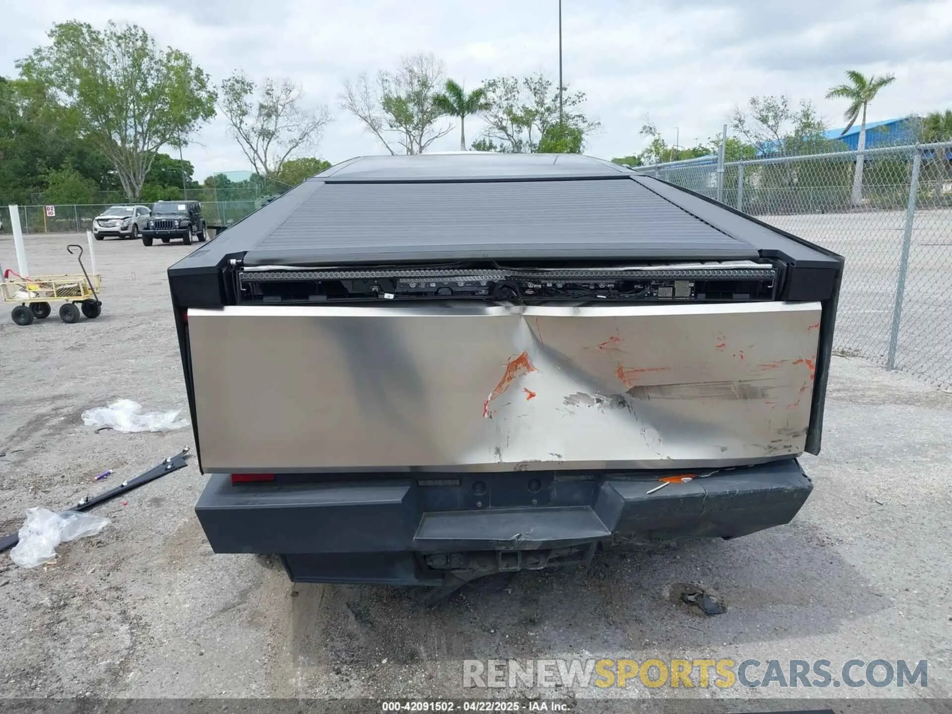 6 Photograph of a damaged car 7G2CEHED5RA001548 TESLA CYBERTRUCK 2024