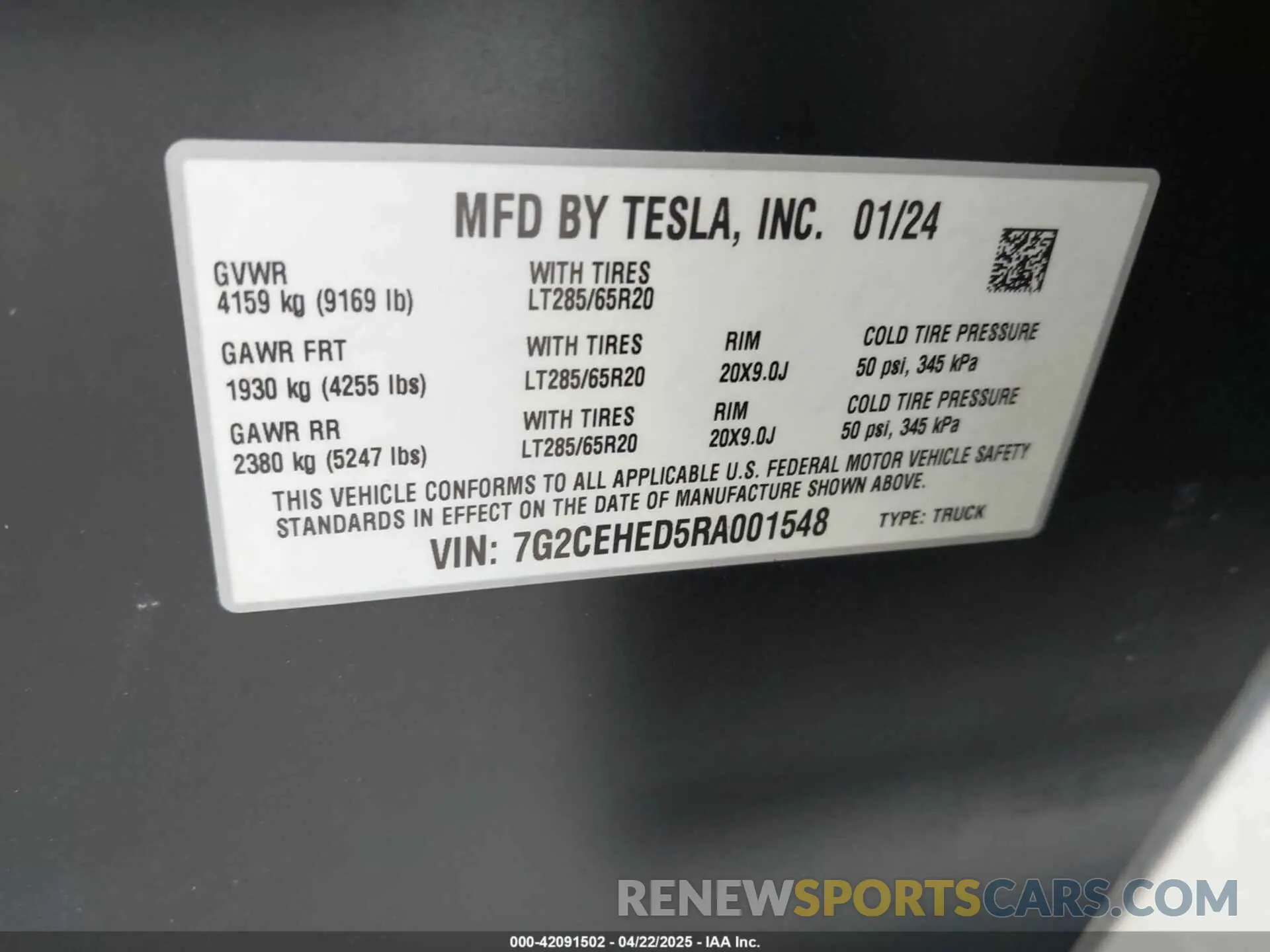 9 Photograph of a damaged car 7G2CEHED5RA001548 TESLA CYBERTRUCK 2024