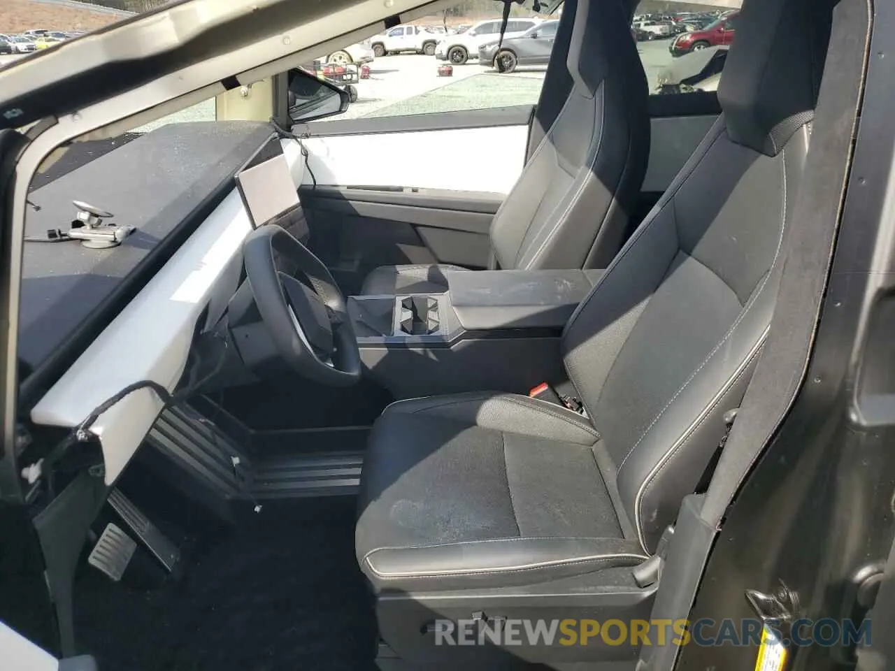7 Photograph of a damaged car 7G2CEHED5RA004045 TESLA CYBERTRUCK 2024