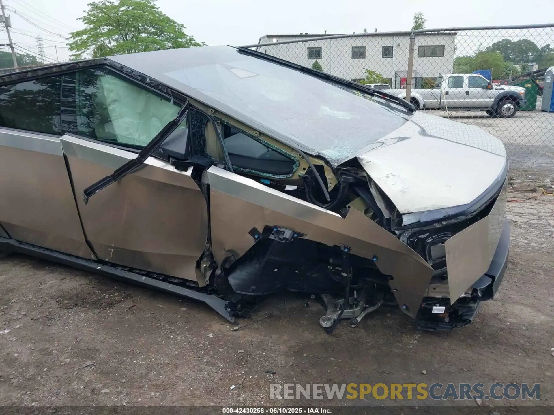 6 Photograph of a damaged car 7G2CEHED5RA015076 TESLA CYBERTRUCK 2024