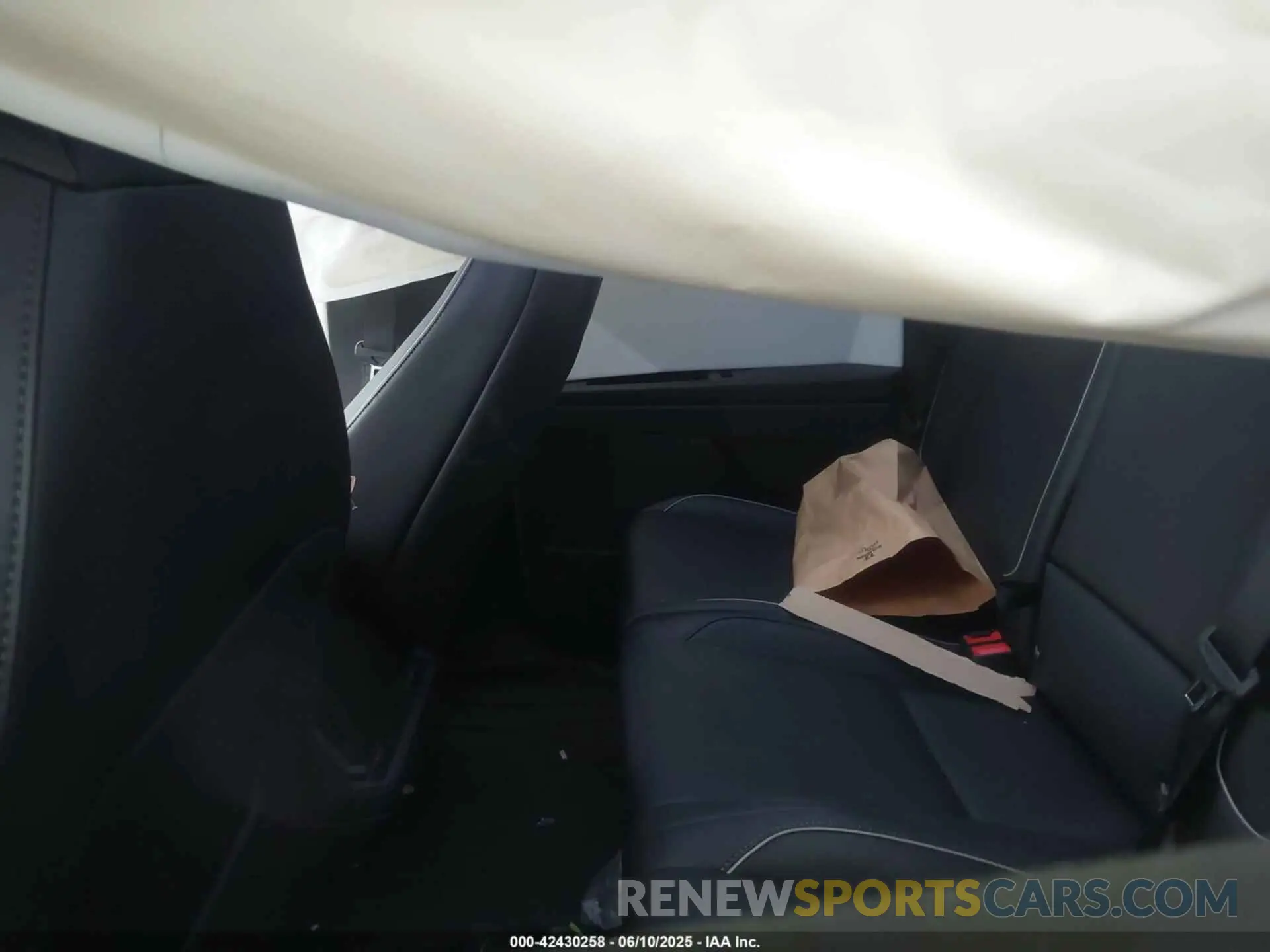 8 Photograph of a damaged car 7G2CEHED5RA015076 TESLA CYBERTRUCK 2024