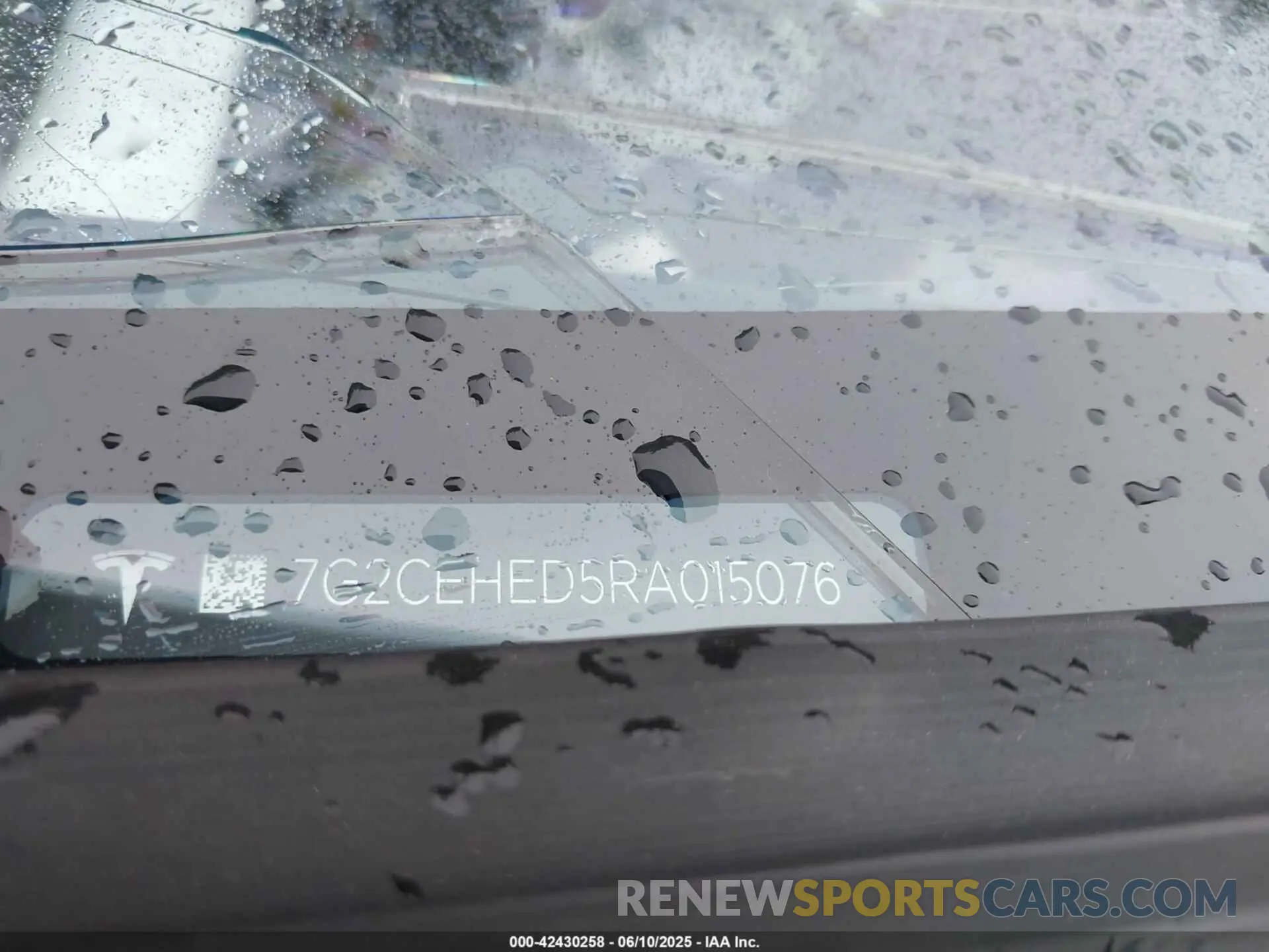 9 Photograph of a damaged car 7G2CEHED5RA015076 TESLA CYBERTRUCK 2024