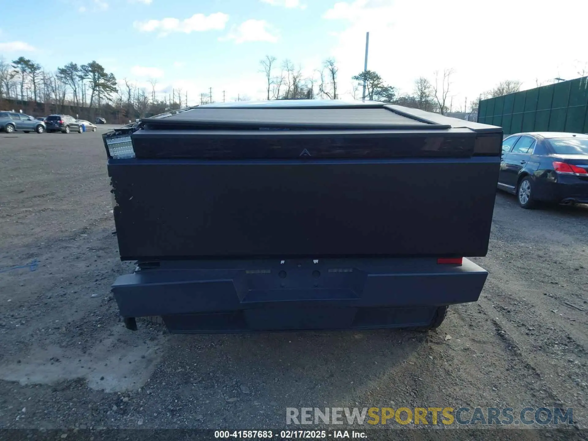 15 Photograph of a damaged car 7G2CEHED5RA015790 TESLA CYBERTRUCK 2024
