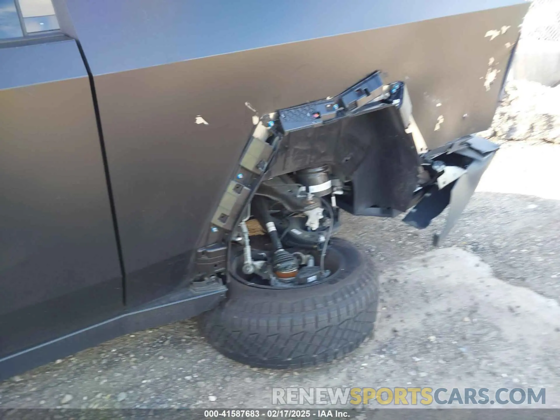 19 Photograph of a damaged car 7G2CEHED5RA015790 TESLA CYBERTRUCK 2024
